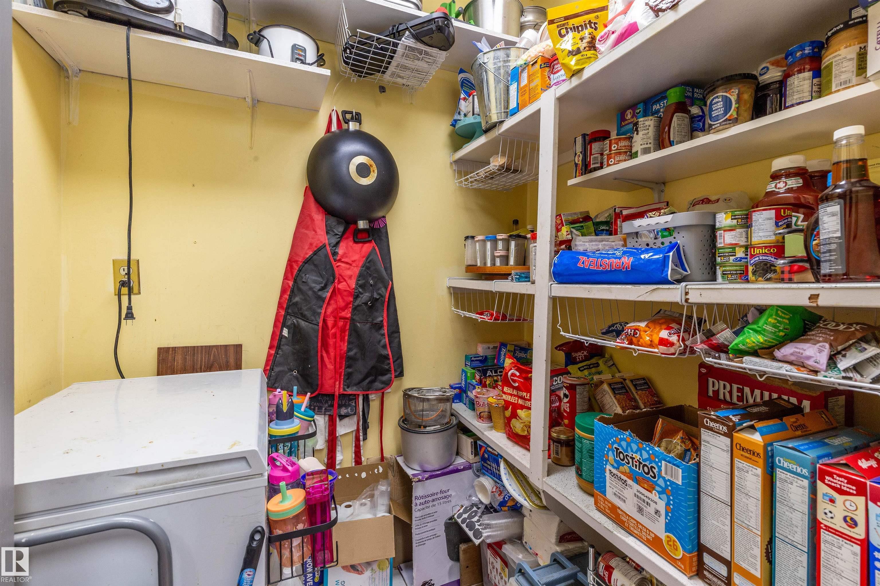 Photo 13 at 279 Surrey gardens NW, Lymburn, Edmonton