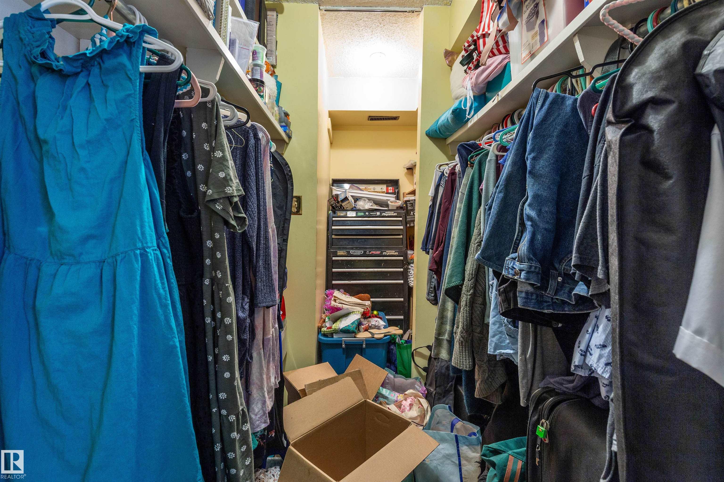 Photo 17 at 279 Surrey gardens NW, Lymburn, Edmonton