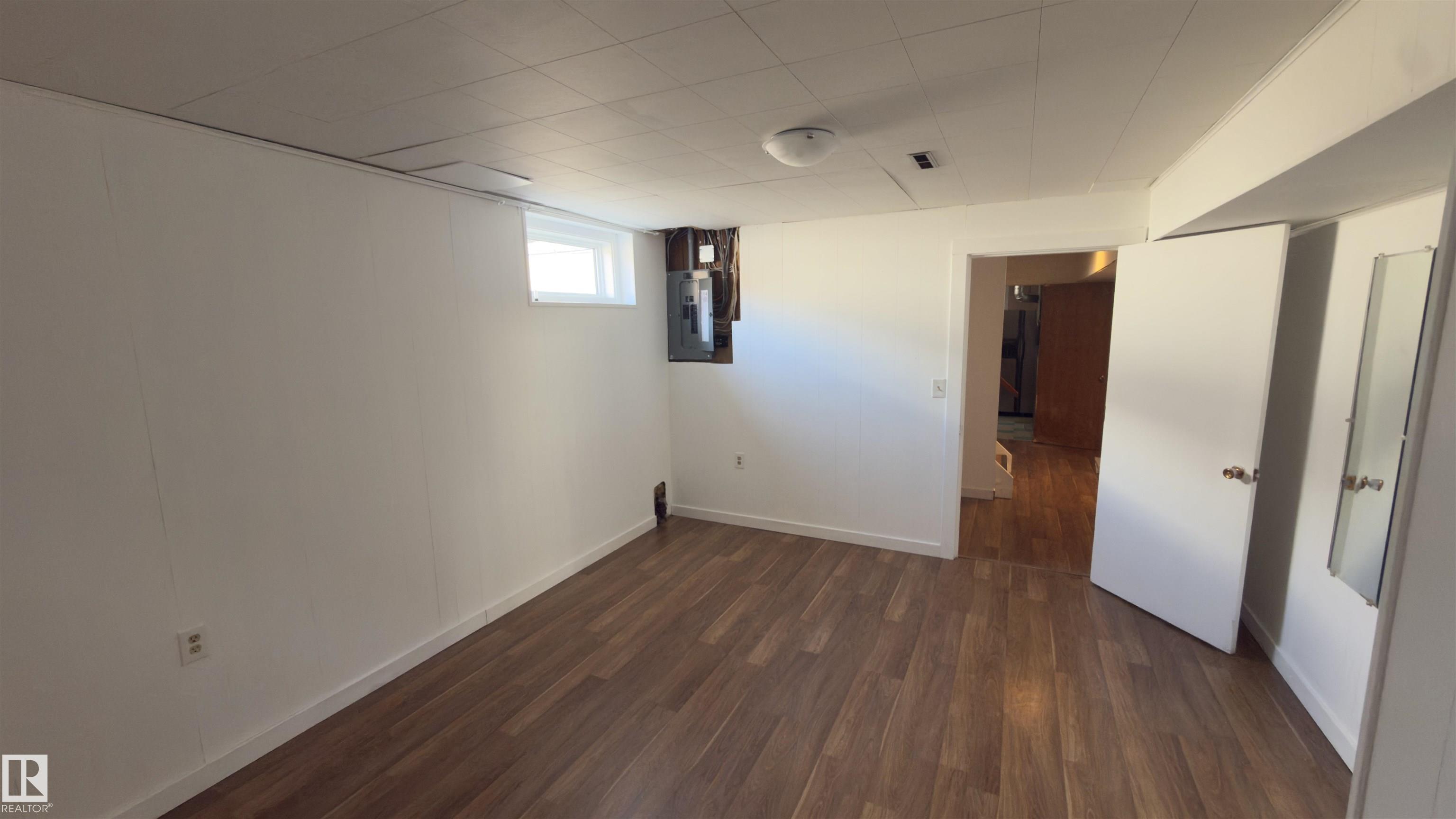 Photo 13 at 12121 38 Street NW, Beacon Heights, Edmonton