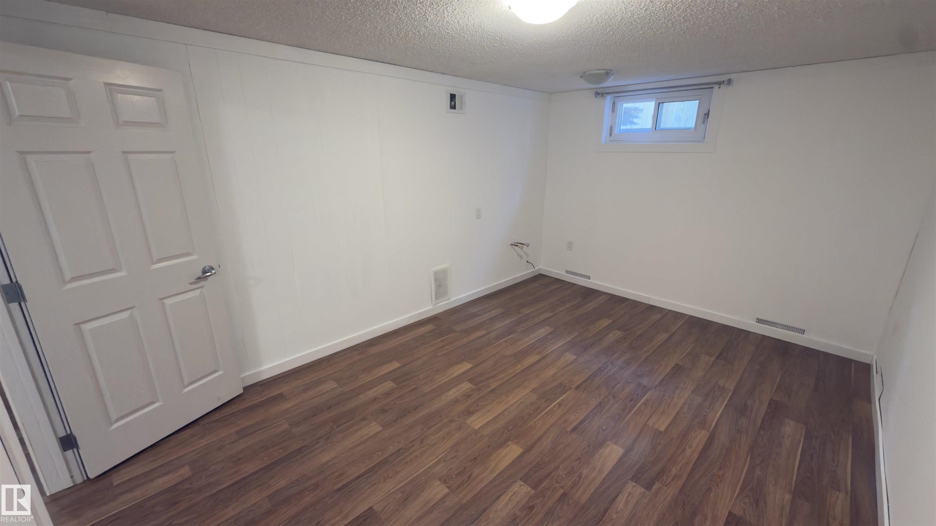 Photo 15 at 12121 38 Street NW, Beacon Heights, Edmonton