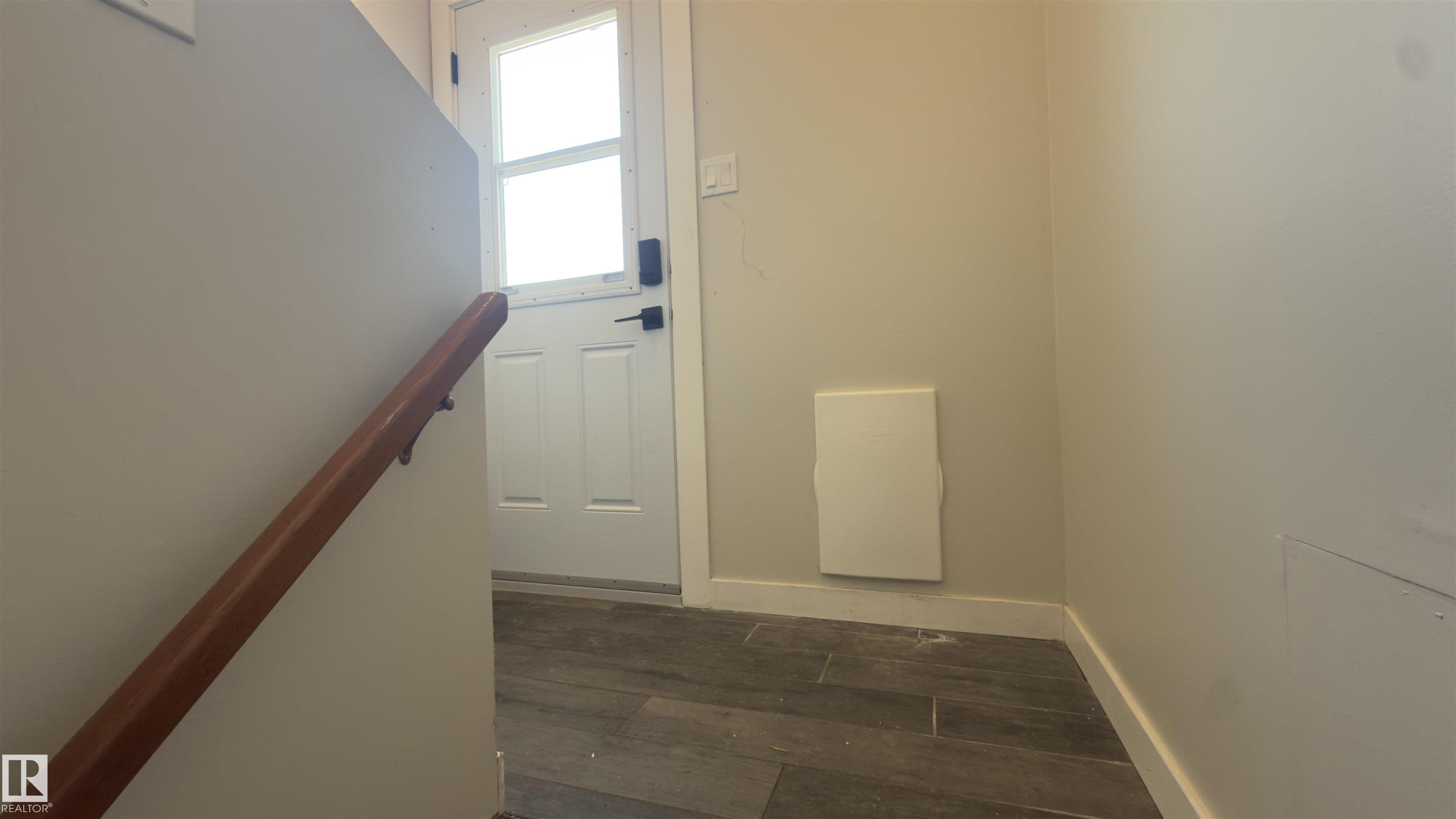 Photo 17 at 12121 38 Street NW, Beacon Heights, Edmonton