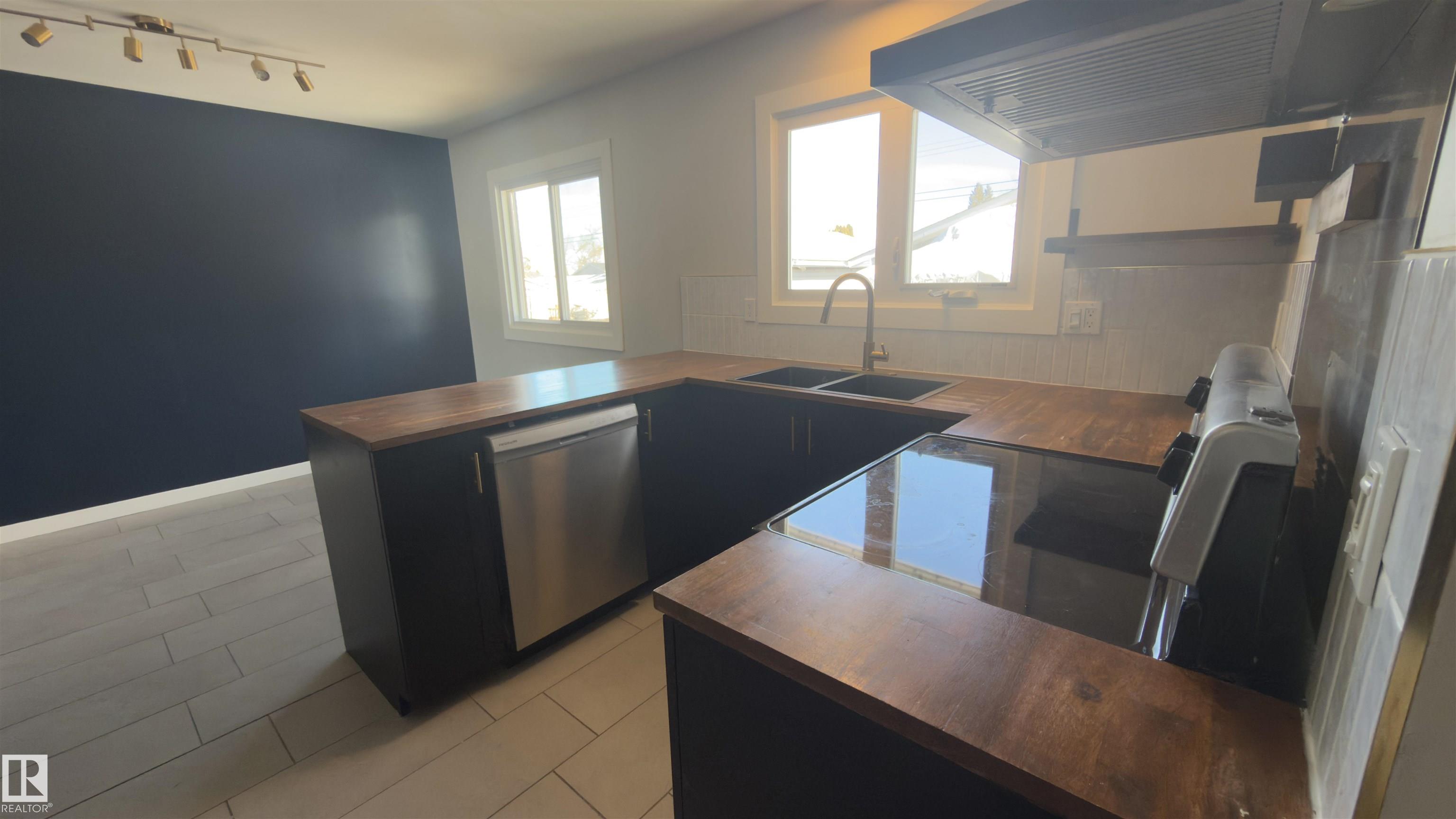 Photo 18 at 12121 38 Street NW, Beacon Heights, Edmonton