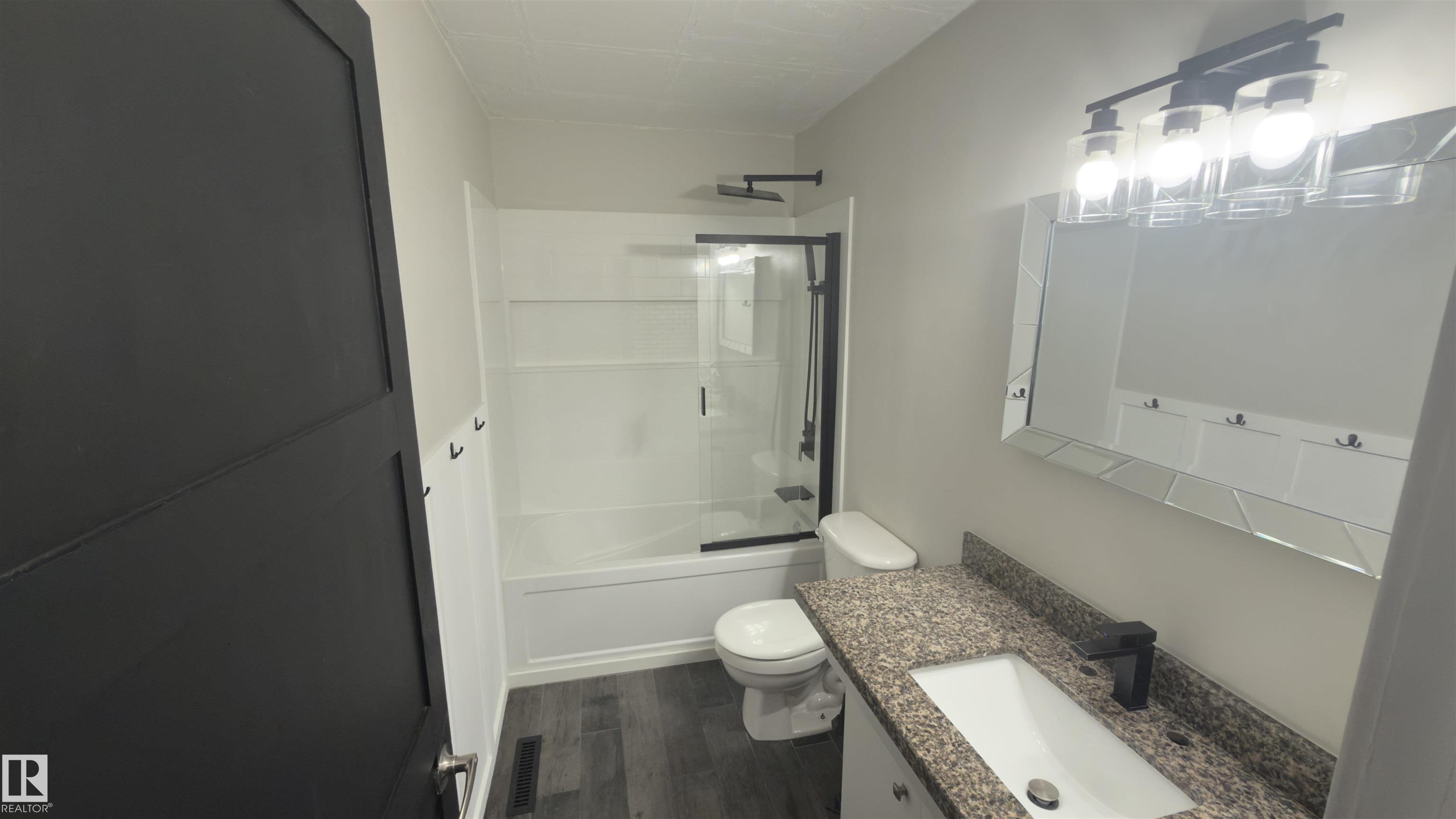 Photo 6 at 12121 38 Street NW, Beacon Heights, Edmonton