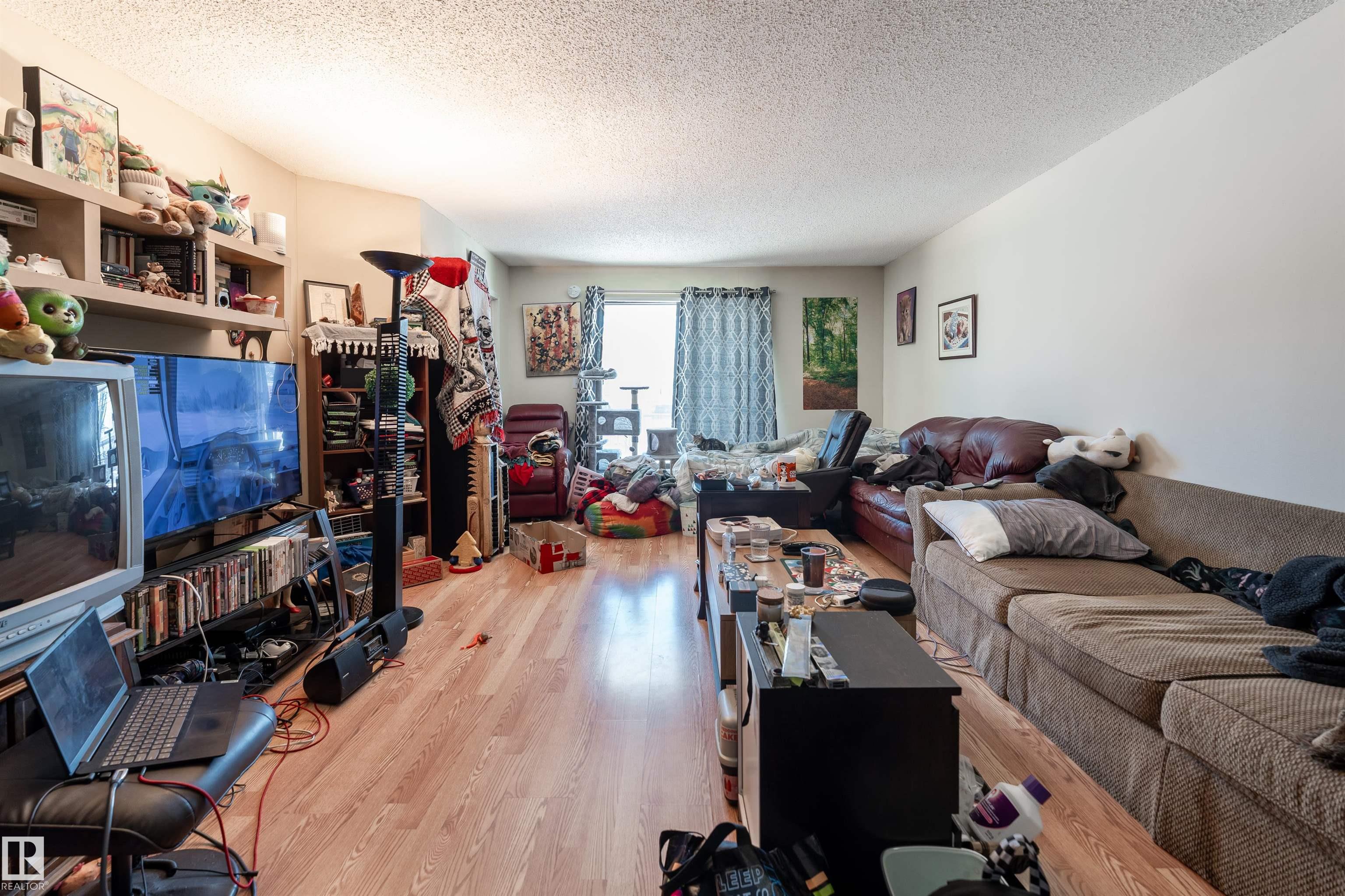 Photo 16 at 2 - 10737 116 Street NW, Queen Mary Park, Edmonton