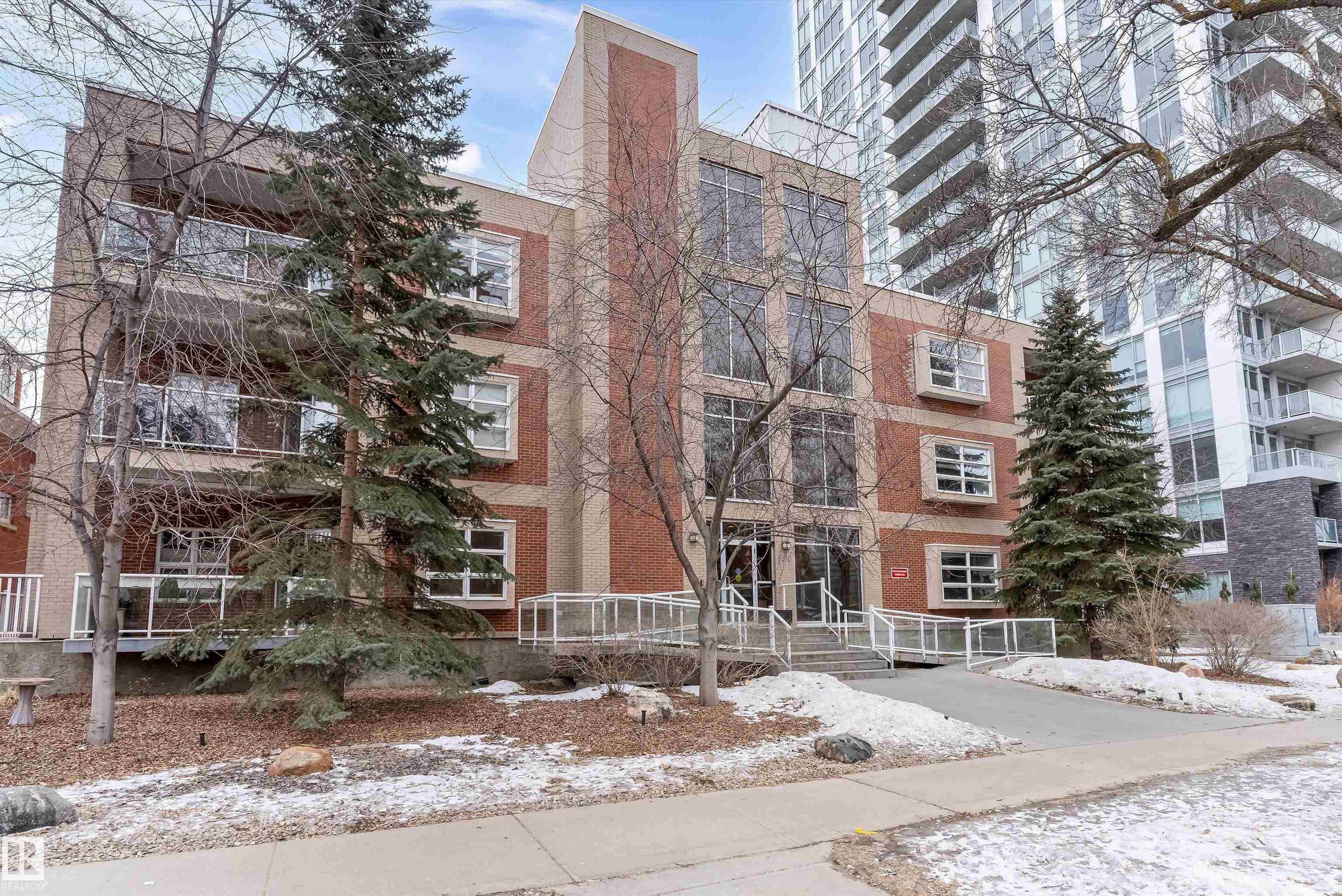 Photo 2 at 404 - 9910 111 Street NW, Wîhkwêntôwin, Edmonton