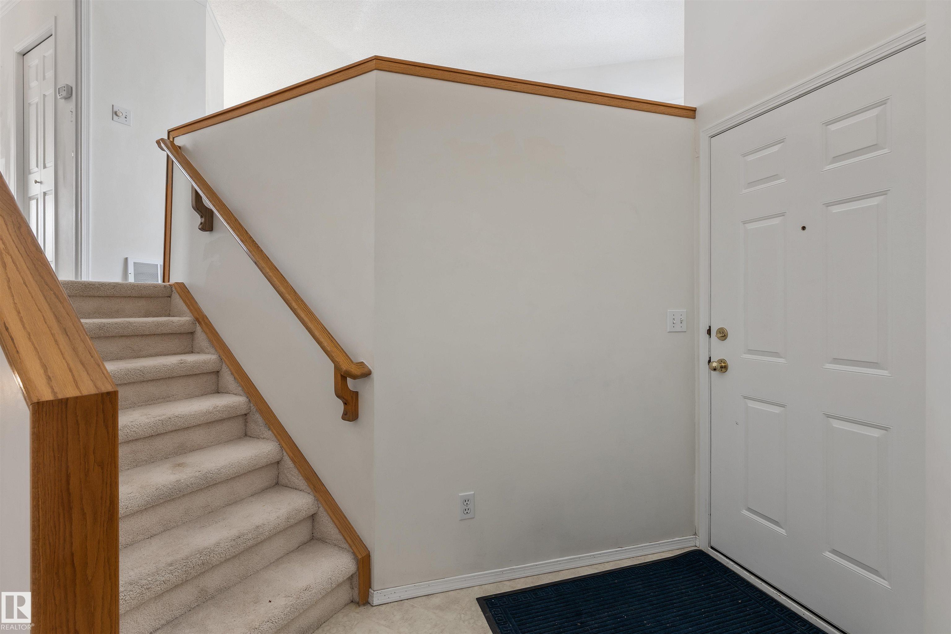 Photo 4 at 13851 131 Avenue NW, Athlone, Edmonton