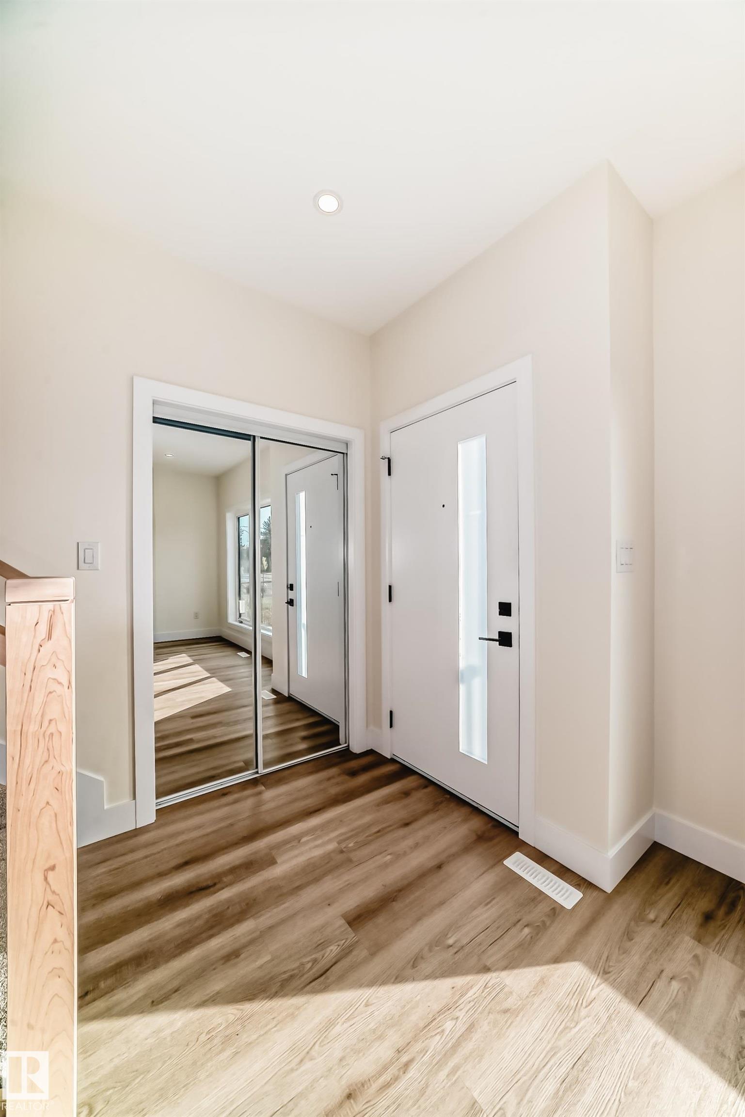 Photo 5 at 10718 149 Street NW, High Park, Edmonton