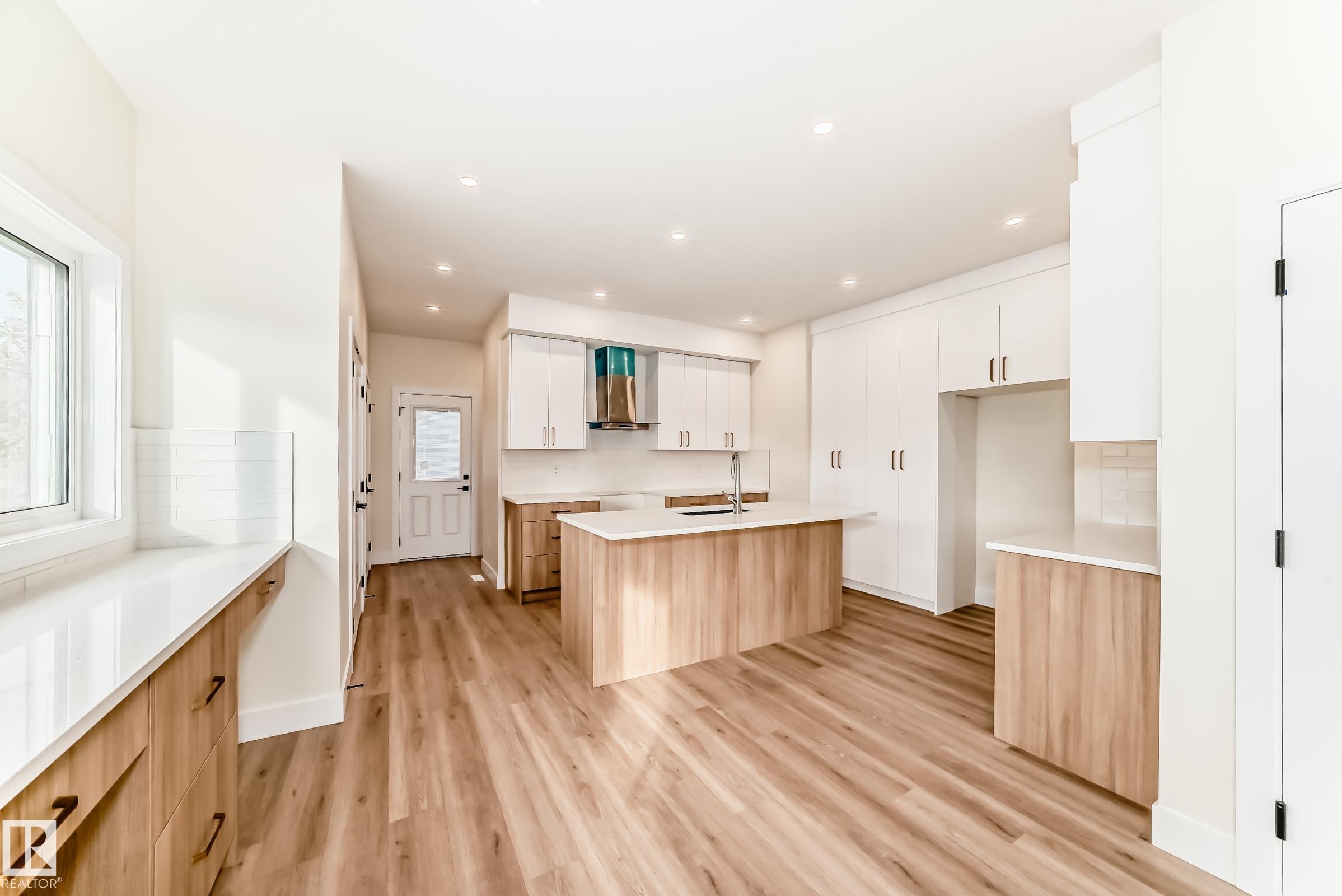 Photo 6 at 10718 149 Street NW, High Park, Edmonton