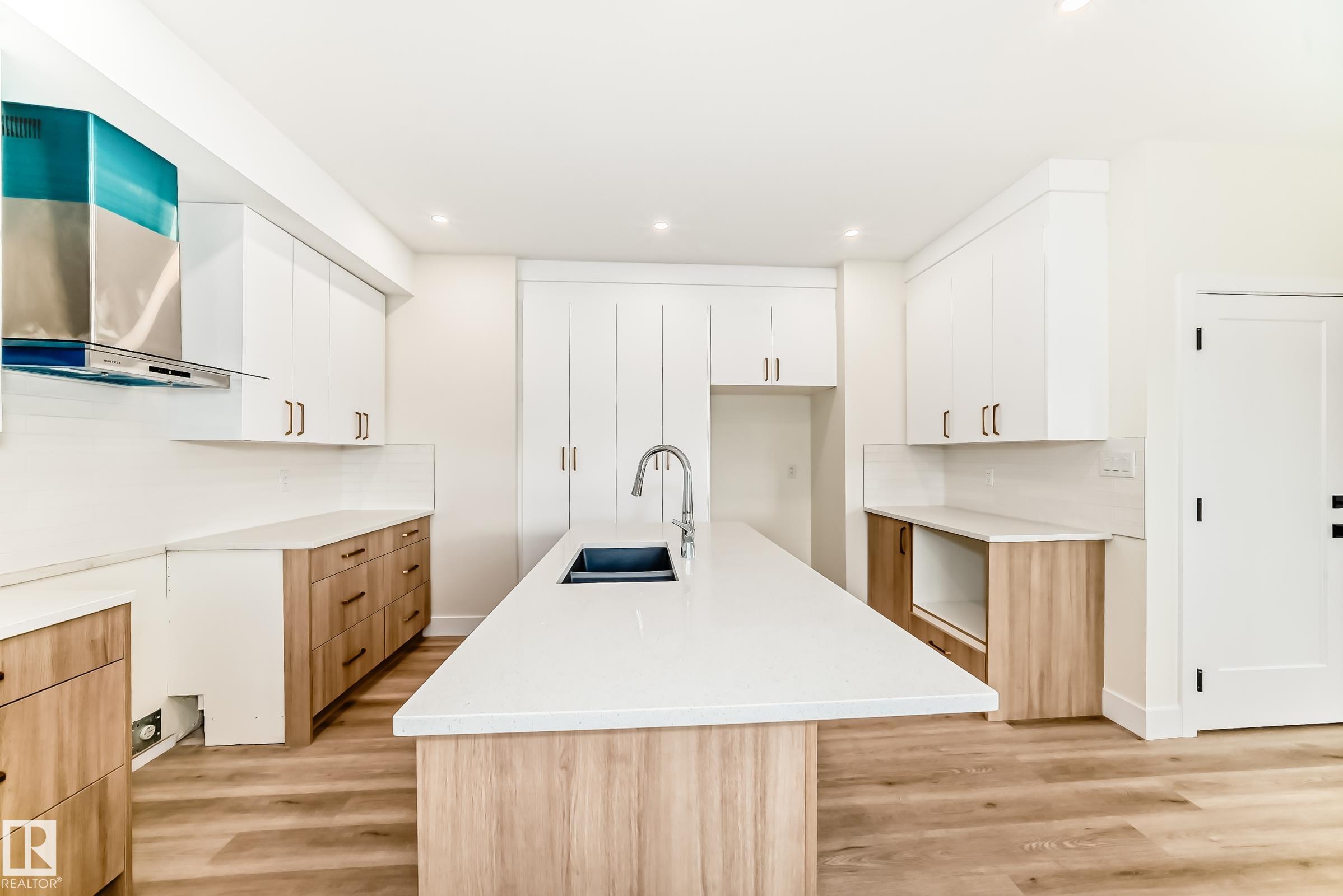 Photo 7 at 10718 149 Street NW, High Park, Edmonton