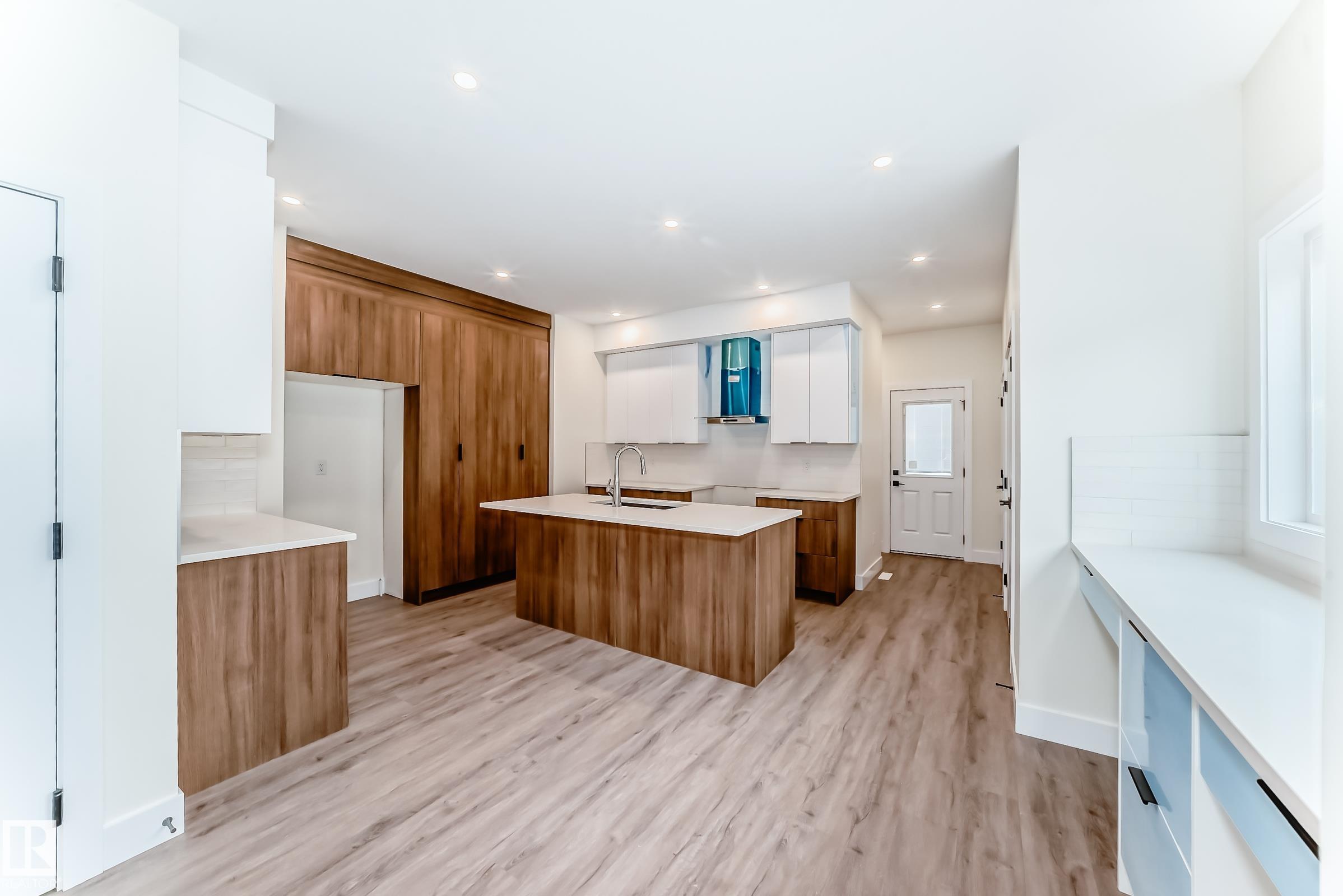 Photo 6 at 10720 149 Street NW, High Park, Edmonton