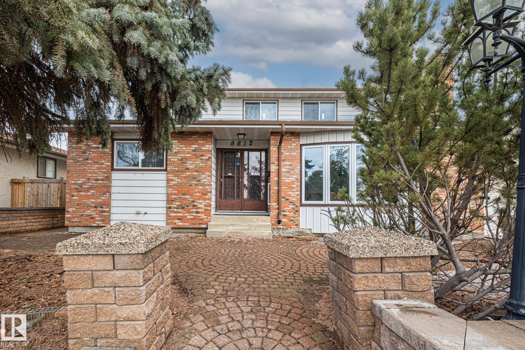 8812 135 Avenue NW, Glengarry, Edmonton 2