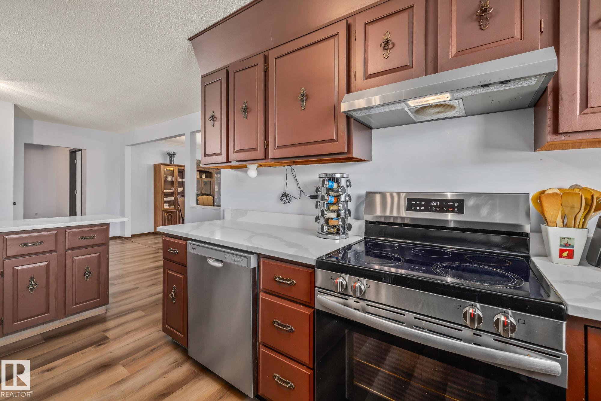 Photo 15 at 8812 135 Avenue NW, Glengarry, Edmonton