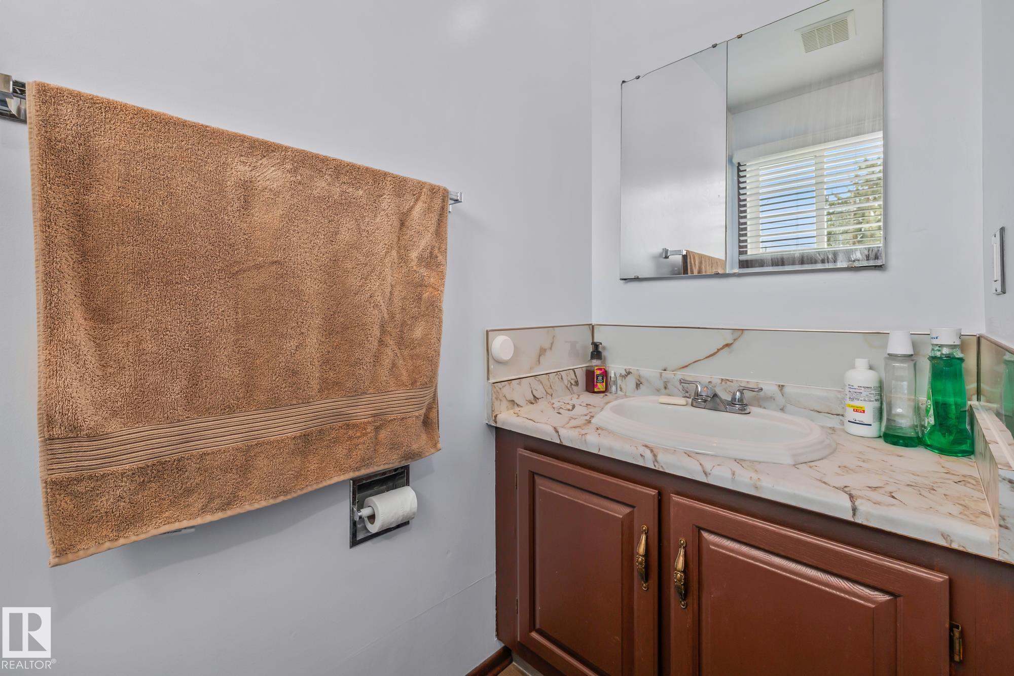 Photo 20 at 8812 135 Avenue NW, Glengarry, Edmonton