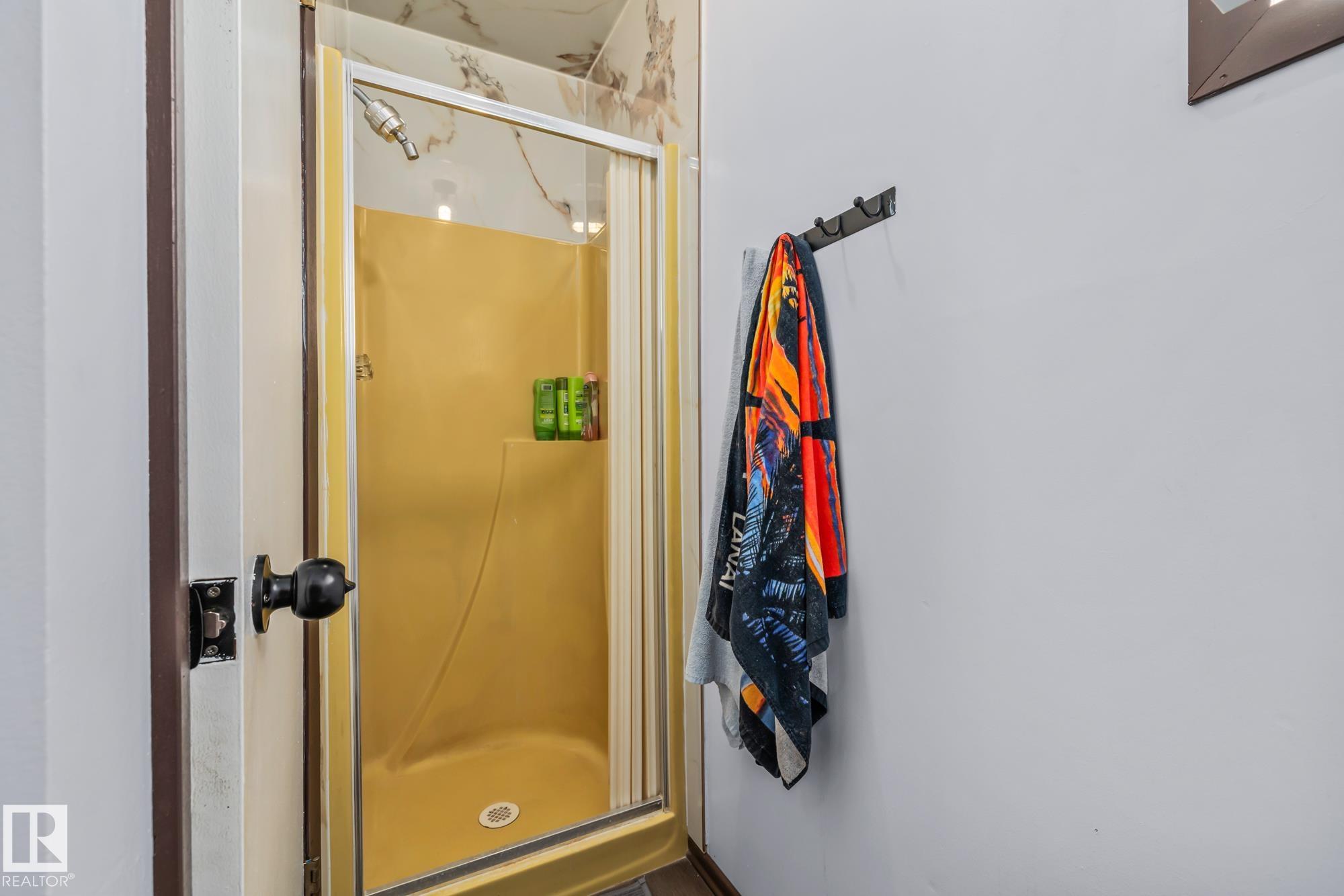 Photo 21 at 8812 135 Avenue NW, Glengarry, Edmonton