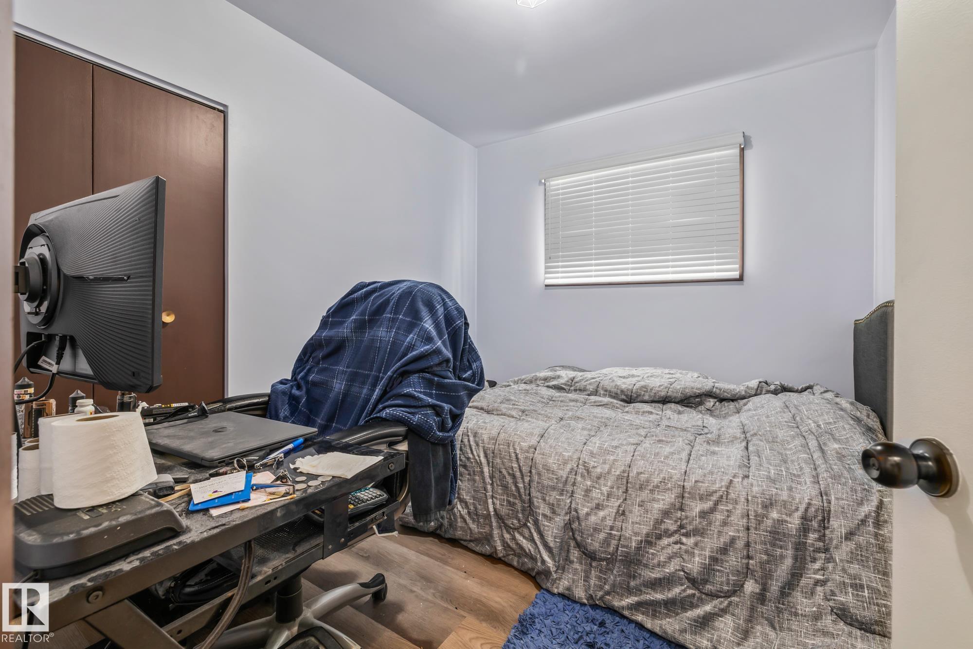 Photo 31 at 8812 135 Avenue NW, Glengarry, Edmonton