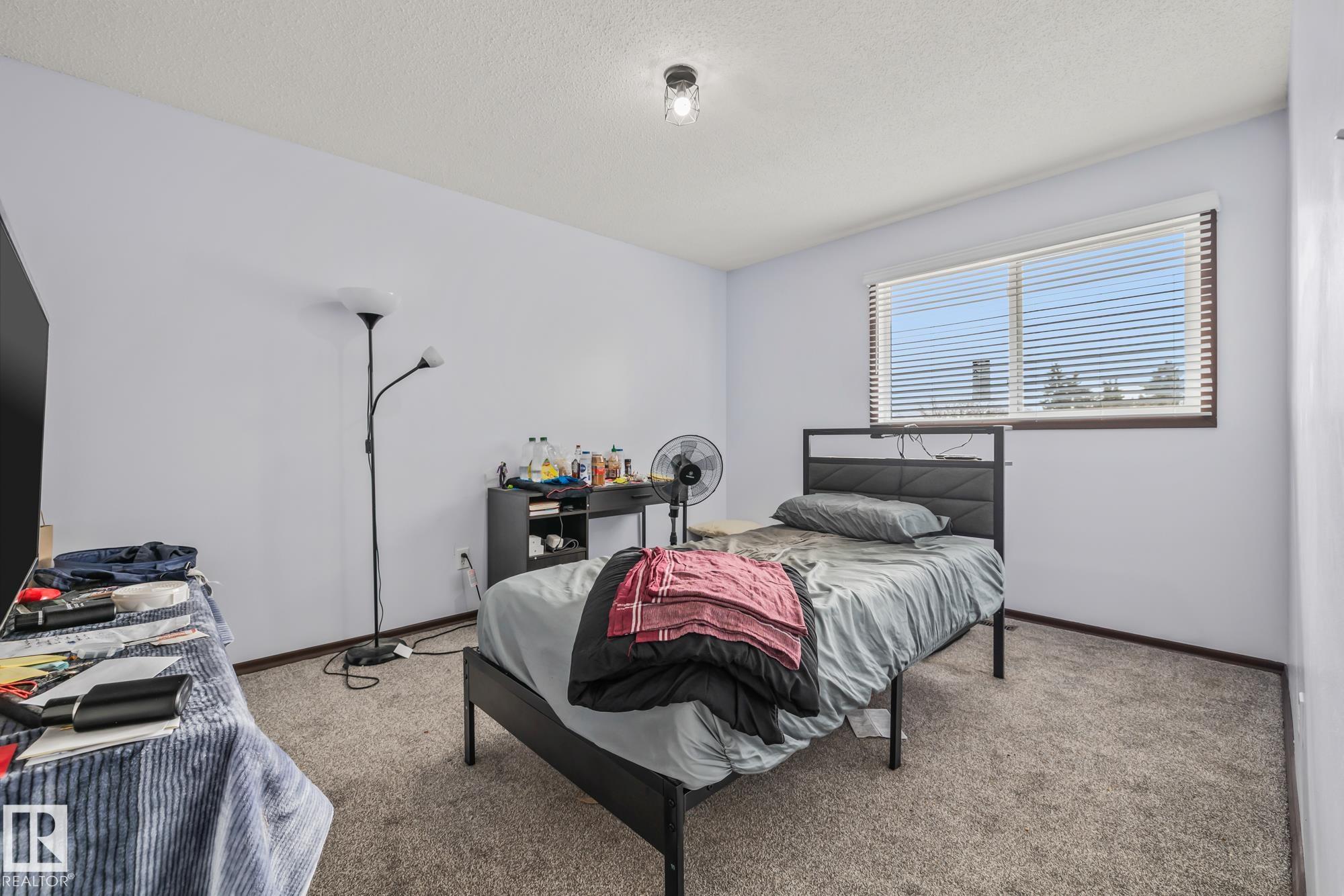 Photo 33 at 8812 135 Avenue NW, Glengarry, Edmonton