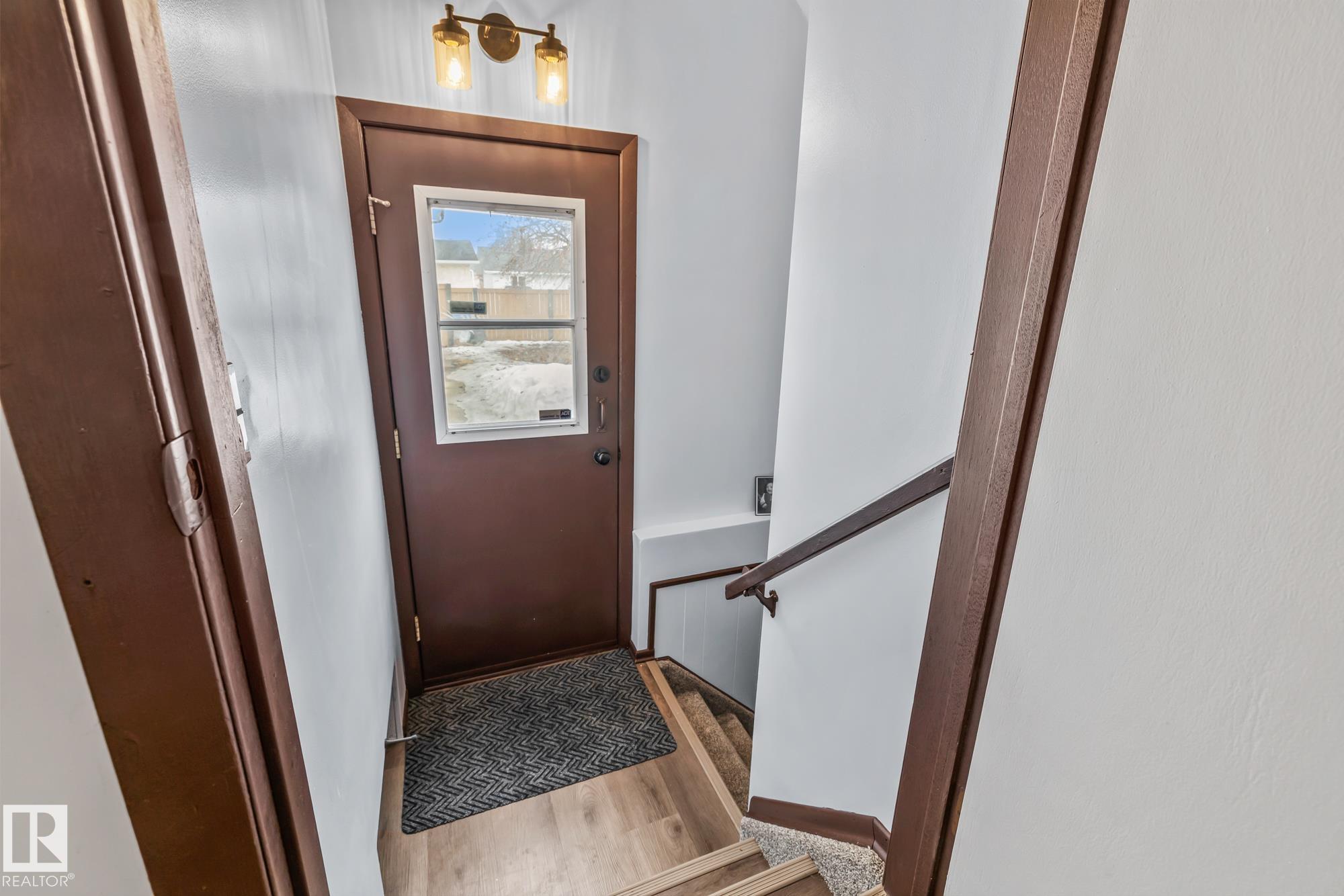 Photo 37 at 8812 135 Avenue NW, Glengarry, Edmonton