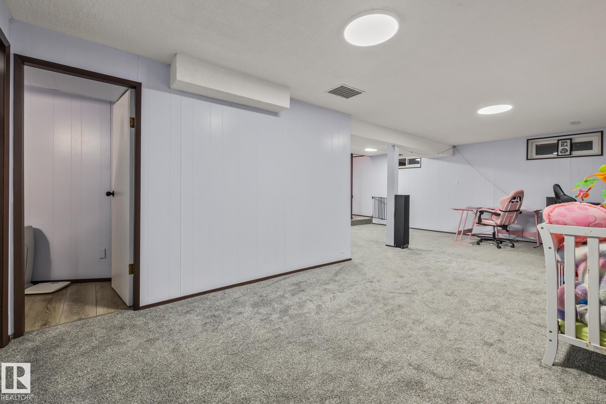 Photo 40 at 8812 135 Avenue NW, Glengarry, Edmonton