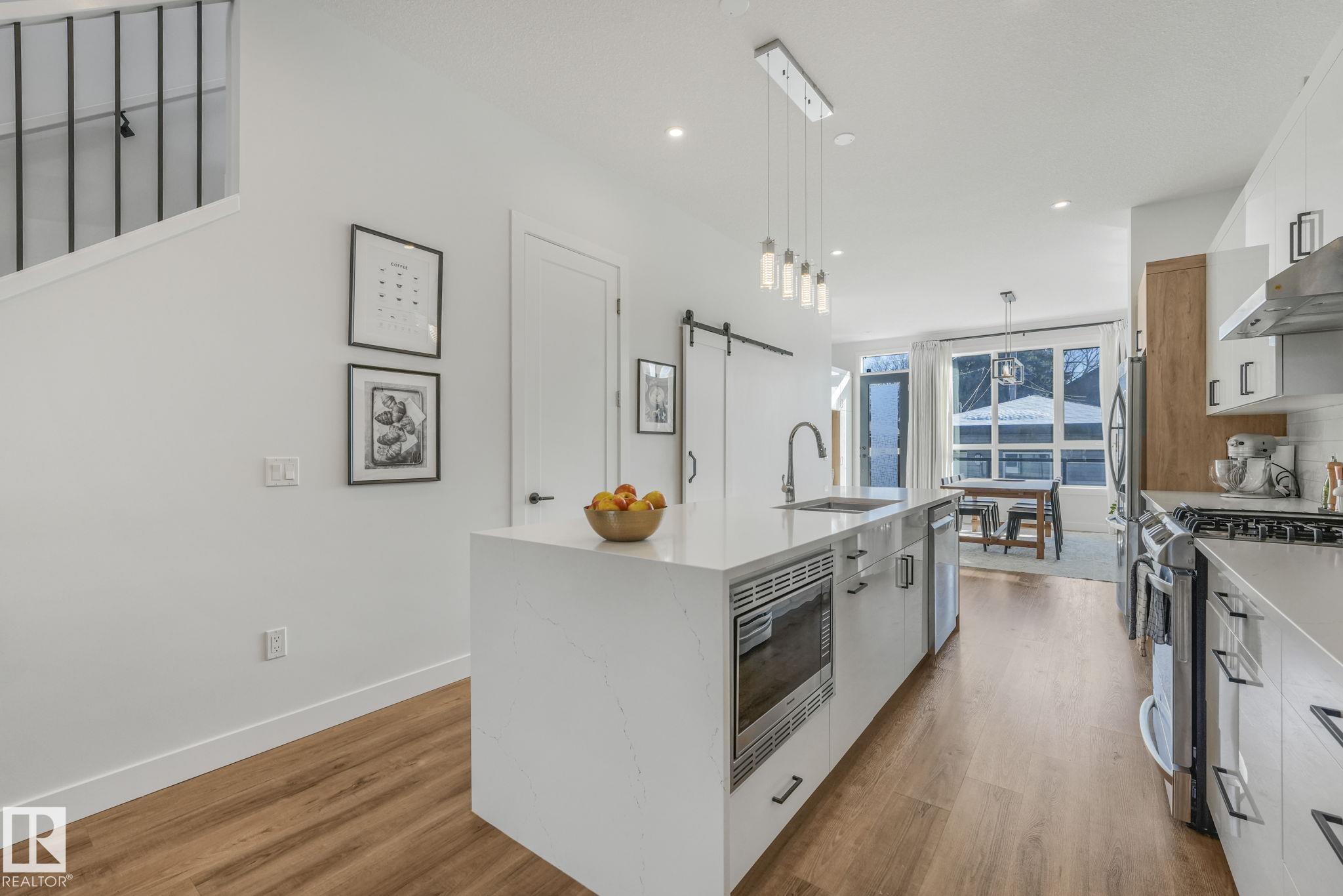 Photo 11 at 8319 80 Avenue NW, King Edward Park, Edmonton