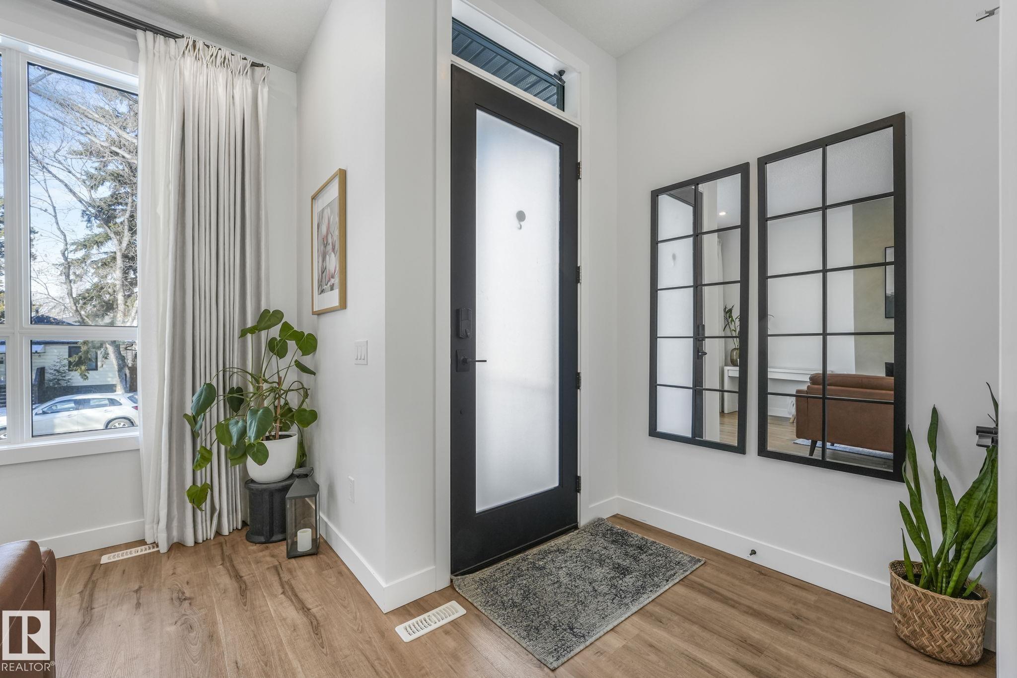 Photo 4 at 8319 80 Avenue NW, King Edward Park, Edmonton