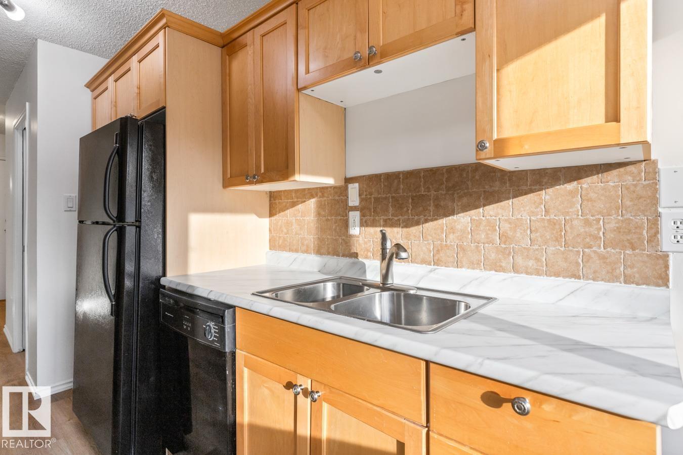 Photo 8 at 105 - 11429 124 Street NW, Inglewood, Edmonton