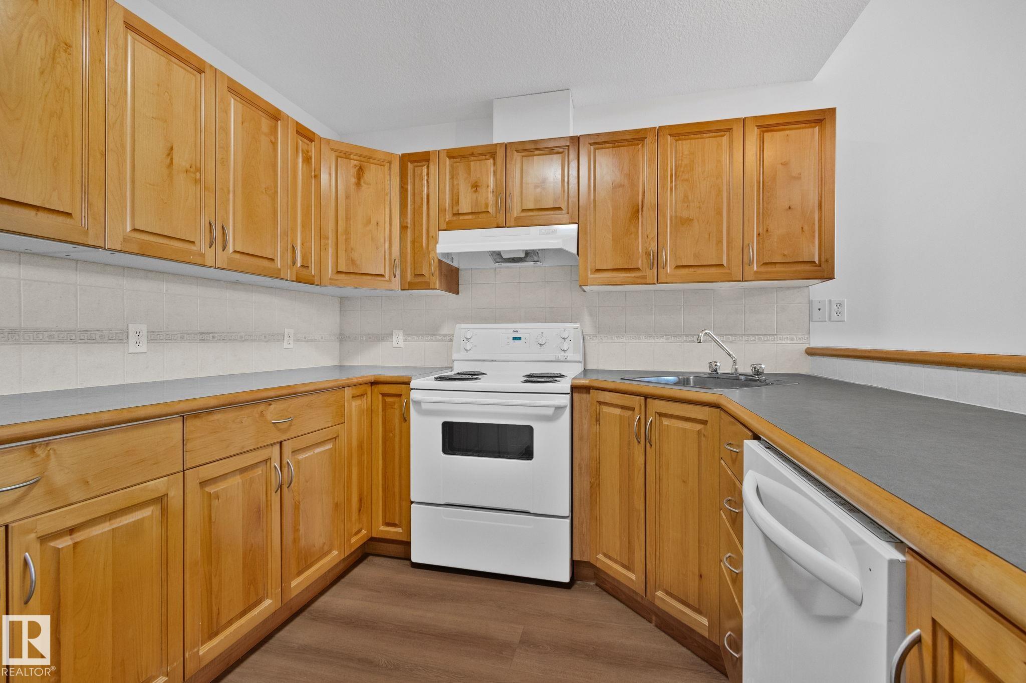 Photo 14 at 116 - 11033 127 Street NW, Westmount, Edmonton