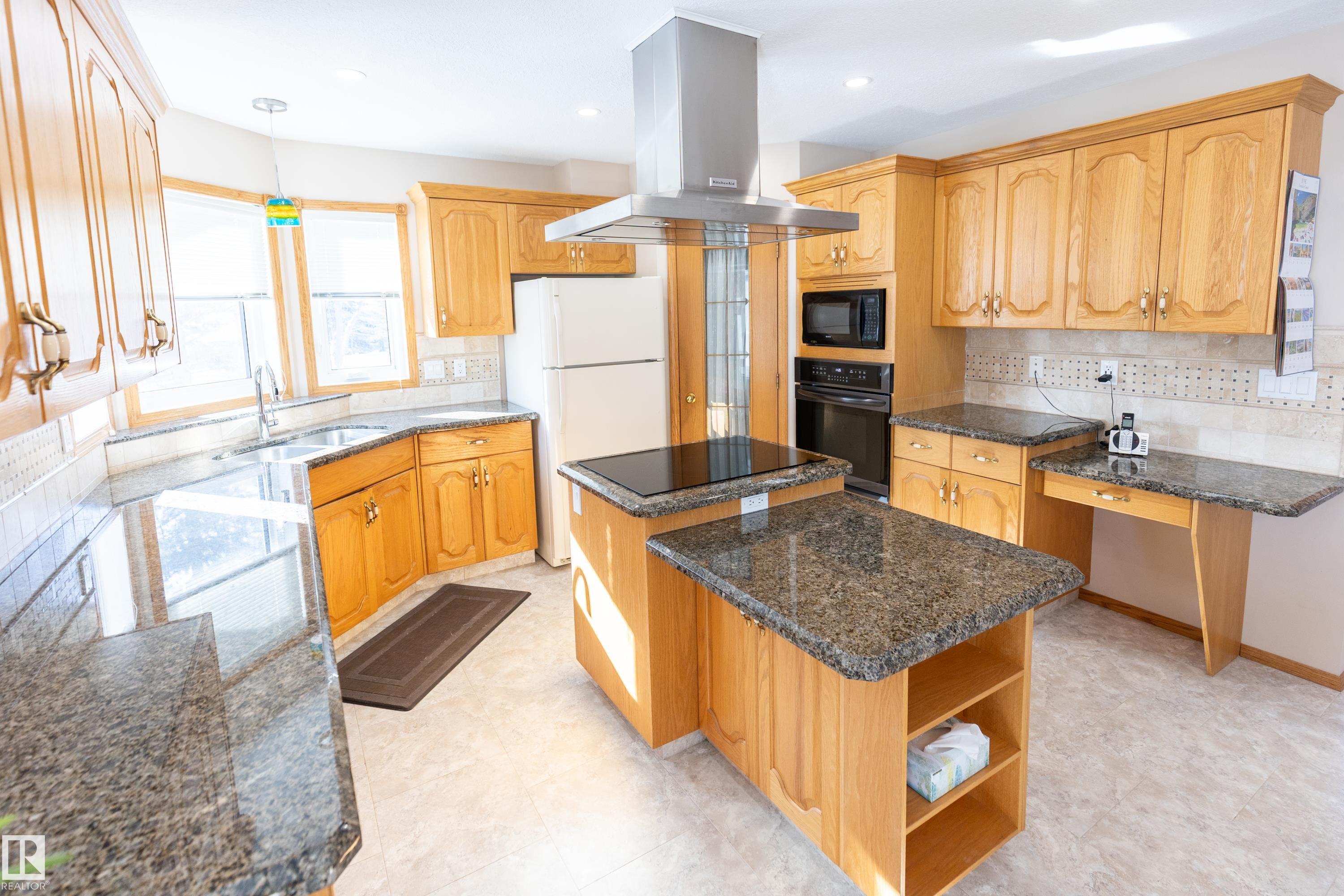 Photo 13 at 90 Highland Way, Heritage Point, Sherwood Park