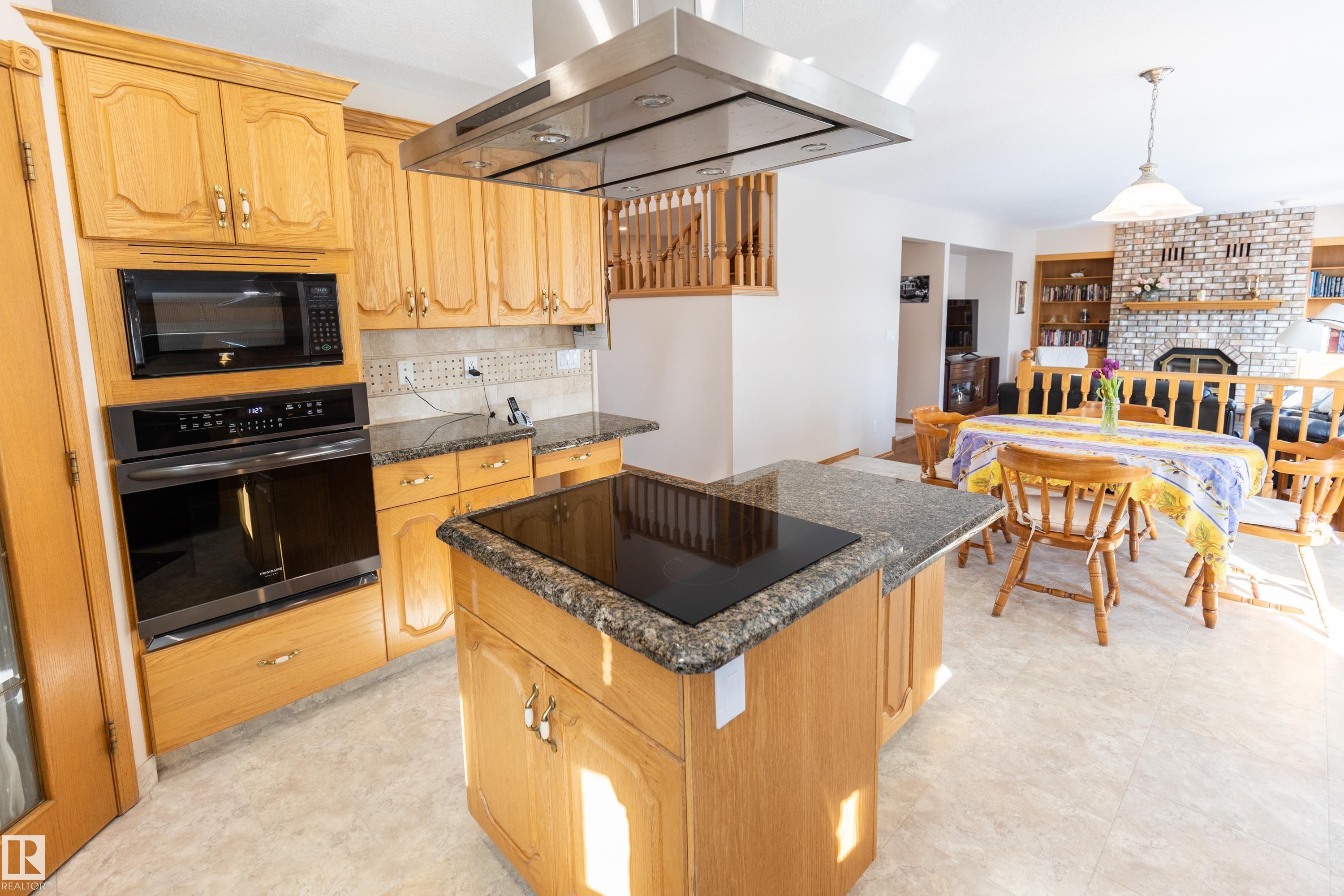 Photo 14 at 90 Highland Way, Heritage Point, Sherwood Park