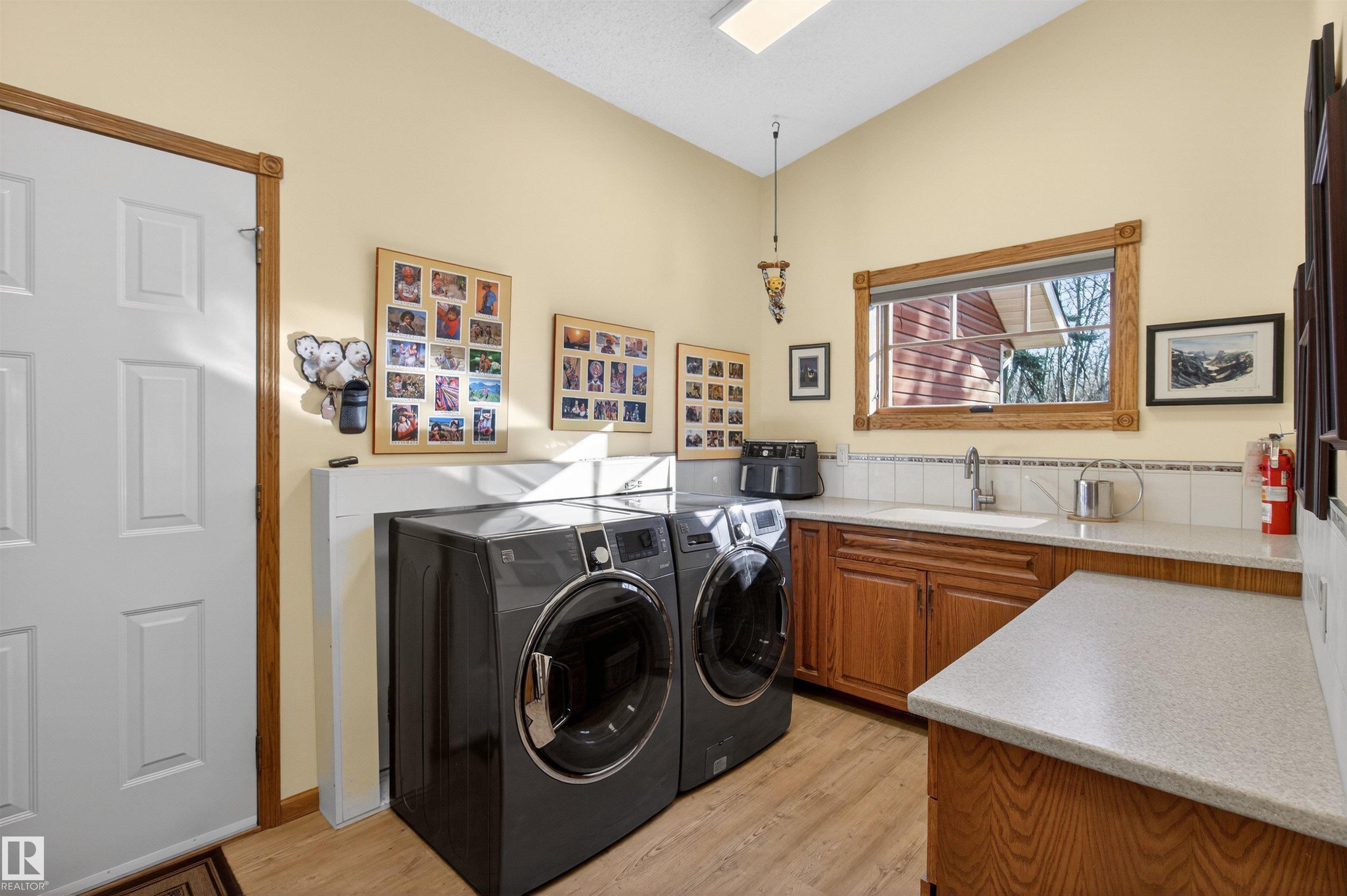 Photo 22 at 337 - 23248 Twp Road 522, South Chrenek Acres, Rural Strathcona County