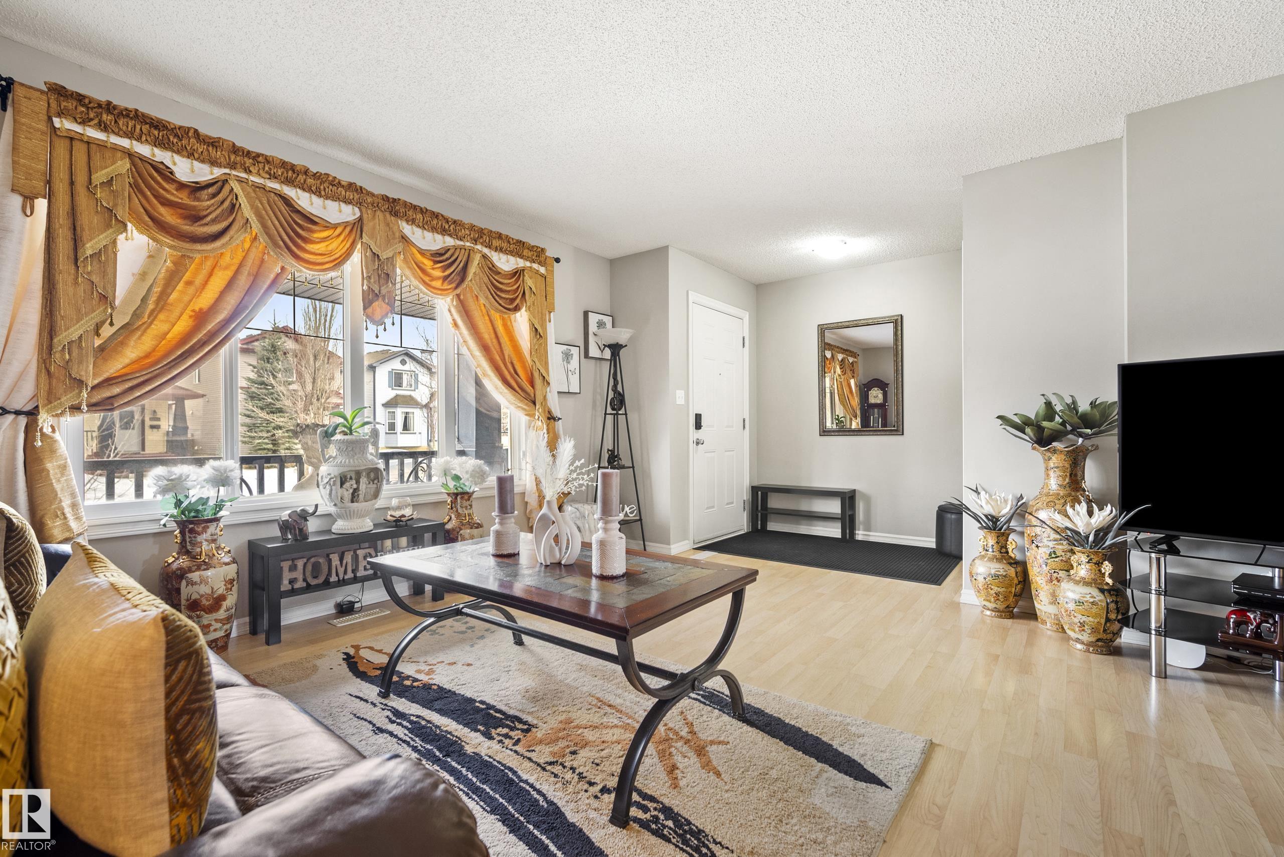 Photo 15 at 21352 90 Avenue NW, Suder Greens, Edmonton