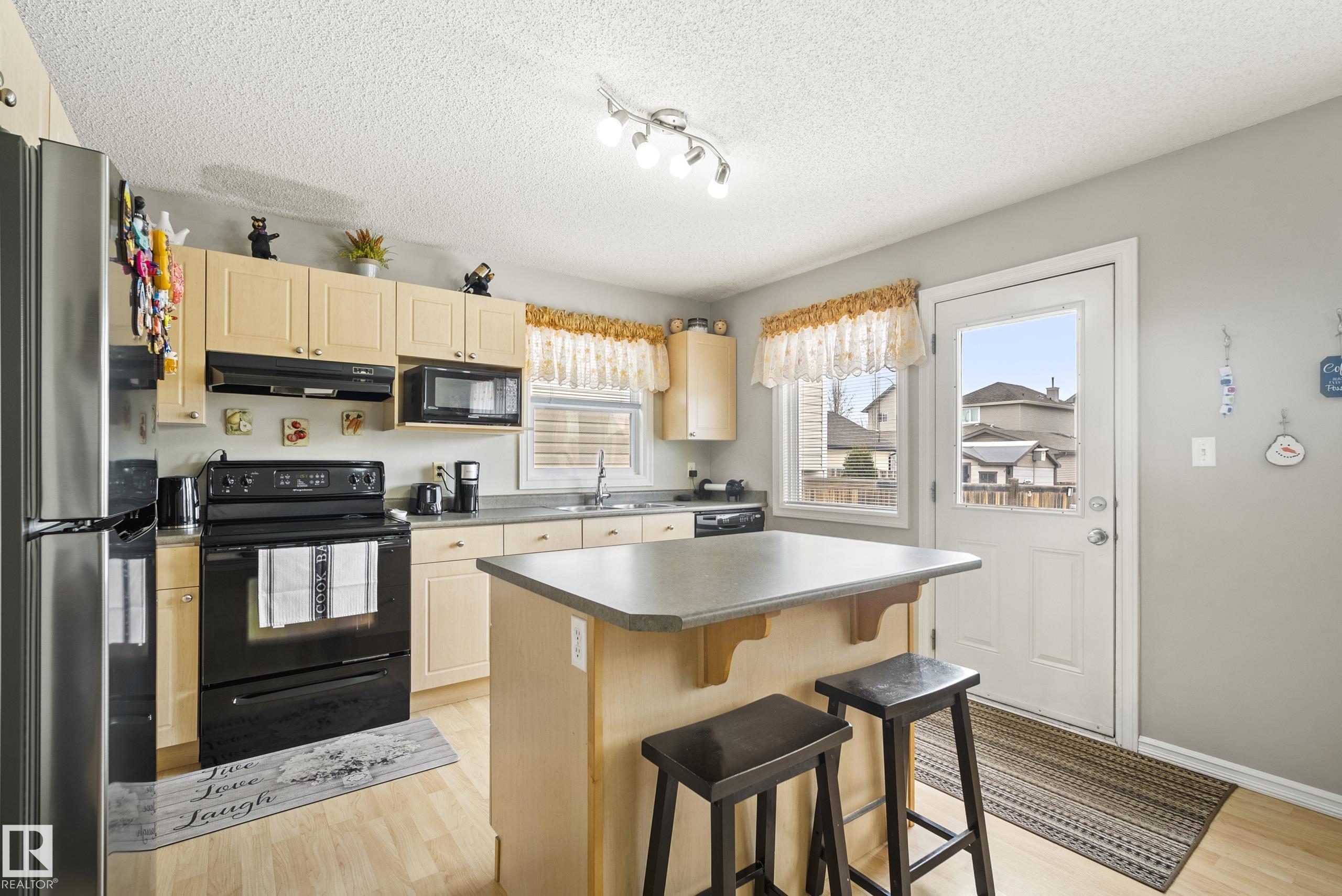 Photo 17 at 21352 90 Avenue NW, Suder Greens, Edmonton