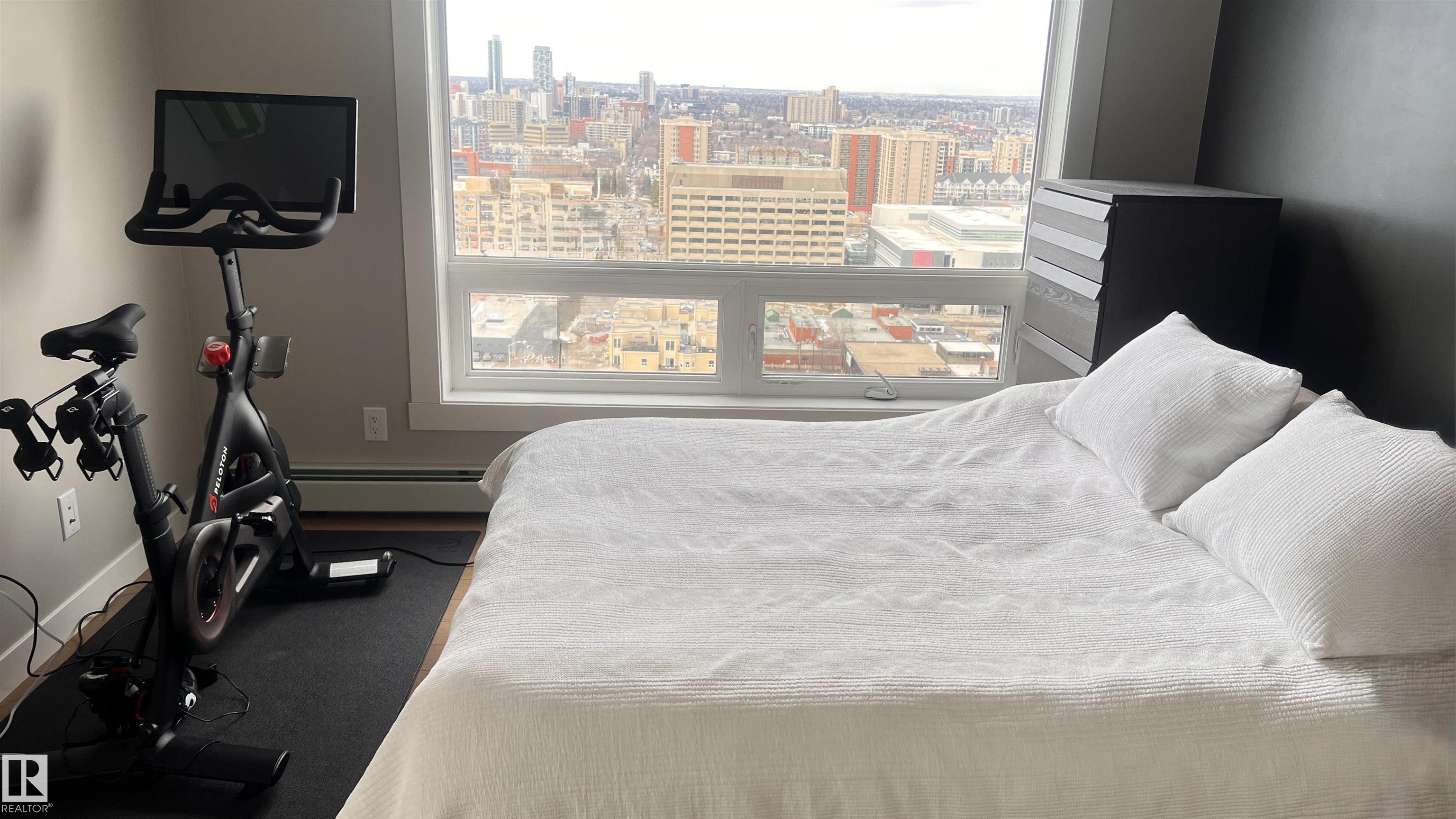 #2004 10410 102 AV NW 3