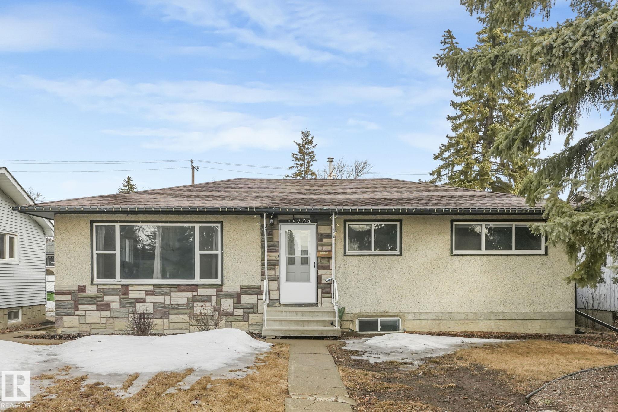 15704 91 Avenue NW, Meadowlark Park, Edmonton 2