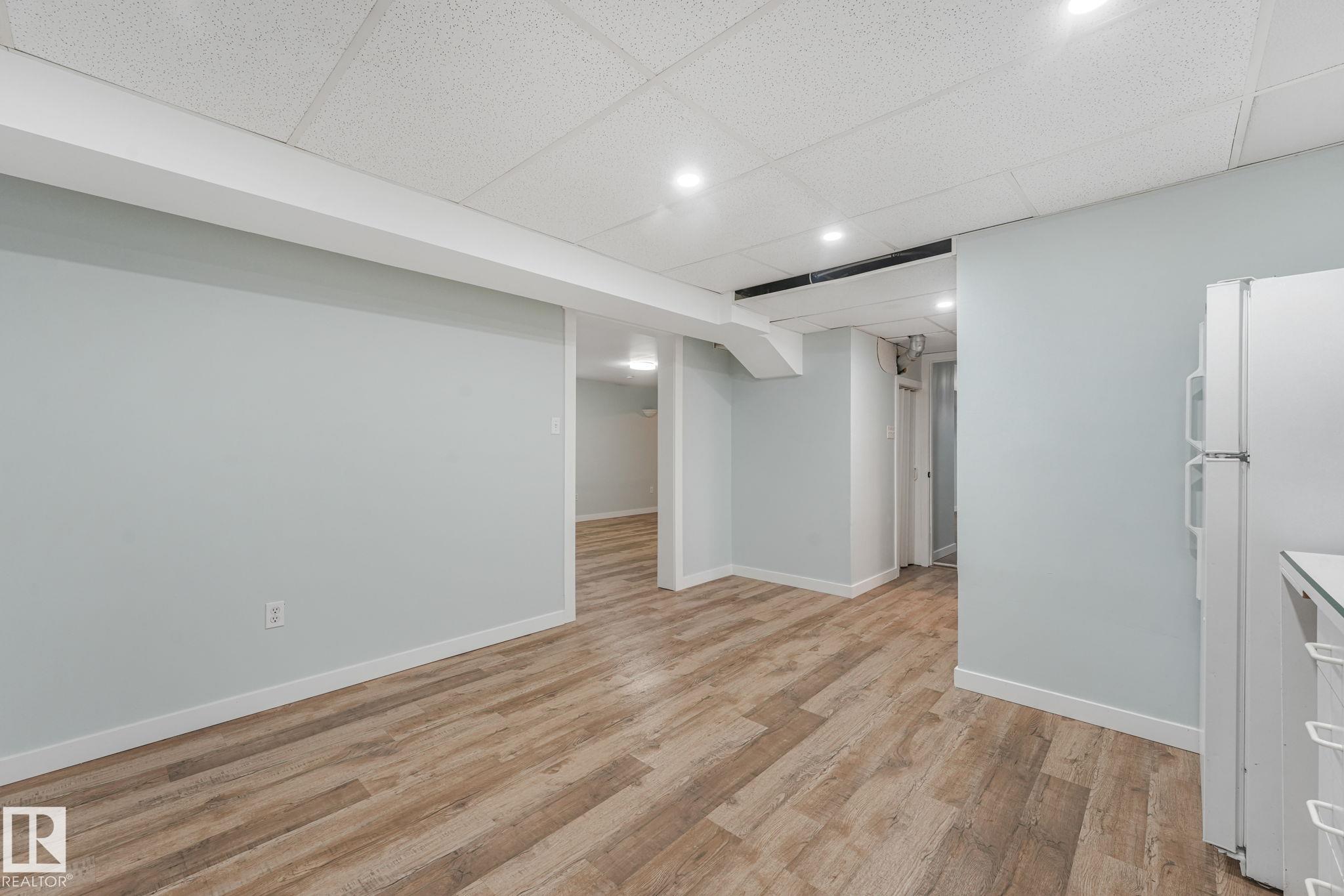 Photo 36 at 15704 91 Avenue NW, Meadowlark Park, Edmonton