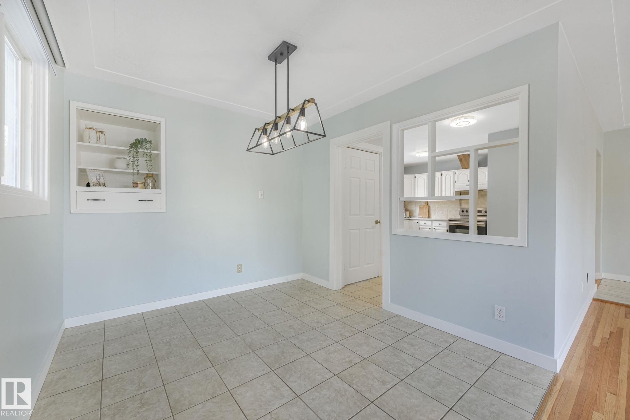 Photo 10 at 15704 91 Avenue NW, Meadowlark Park, Edmonton