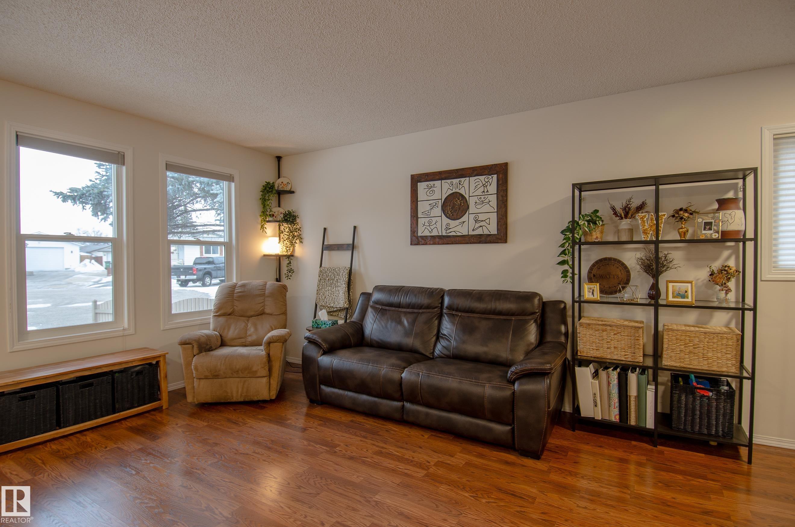 Photo 5 at 3516 13 Avenue NW, Crawford Plains, Edmonton