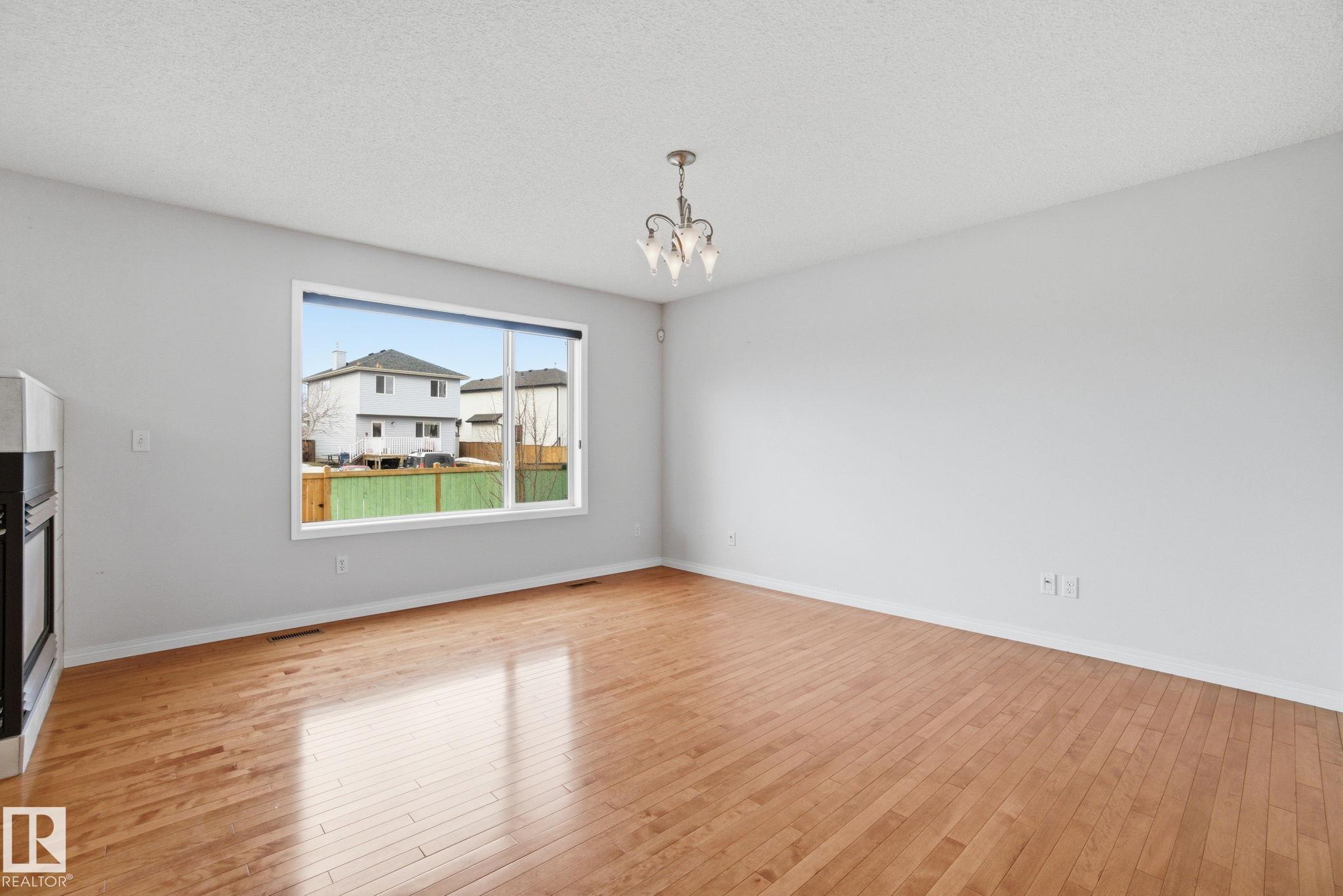 Photo 16 at 21039 92 Avenue NW, Suder Greens, Edmonton