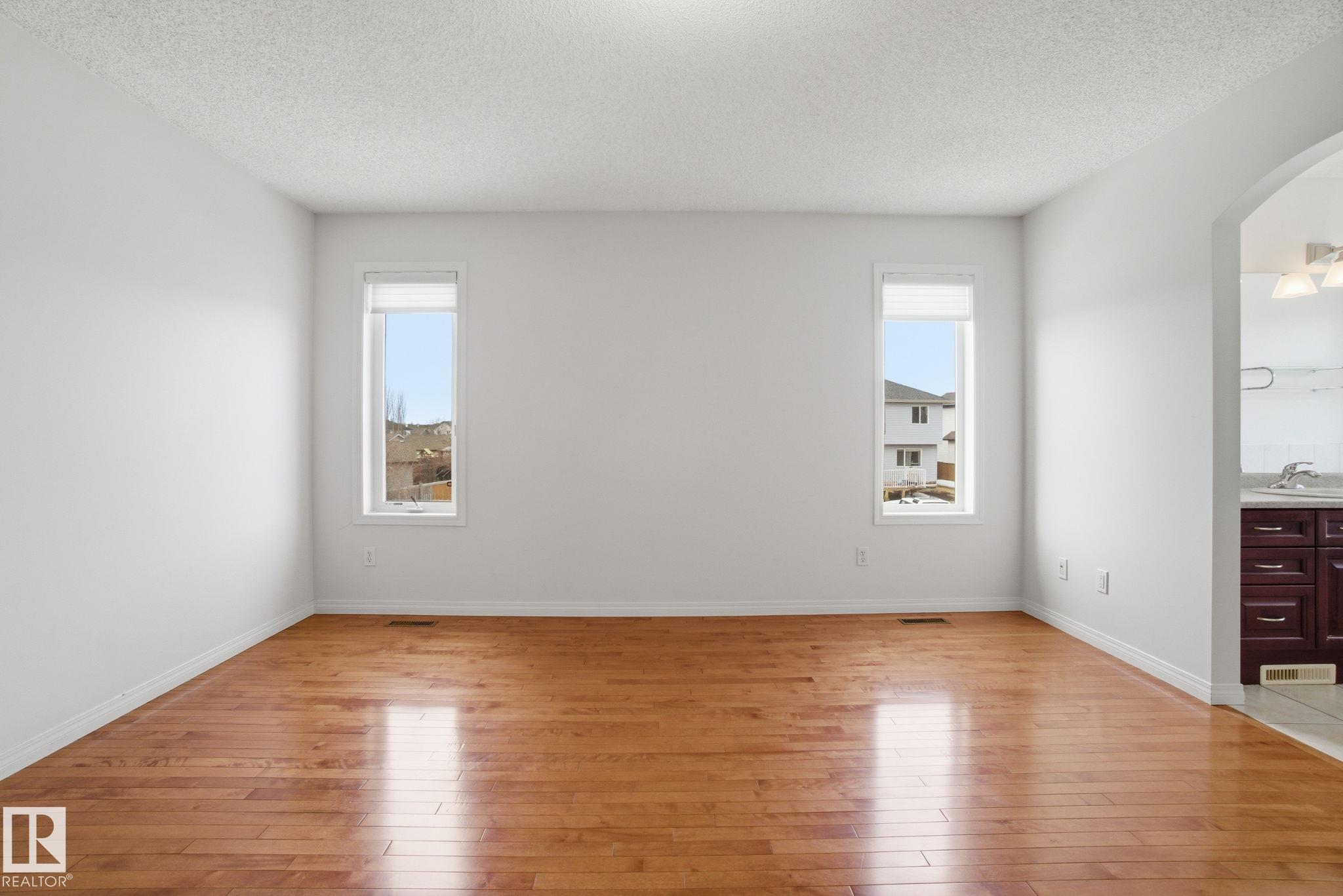 Photo 26 at 21039 92 Avenue NW, Suder Greens, Edmonton