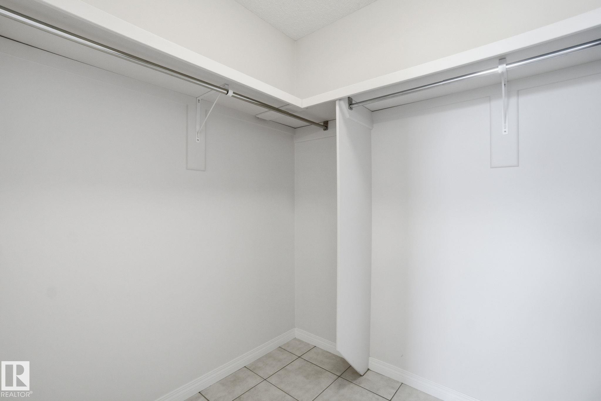 Photo 30 at 21039 92 Avenue NW, Suder Greens, Edmonton