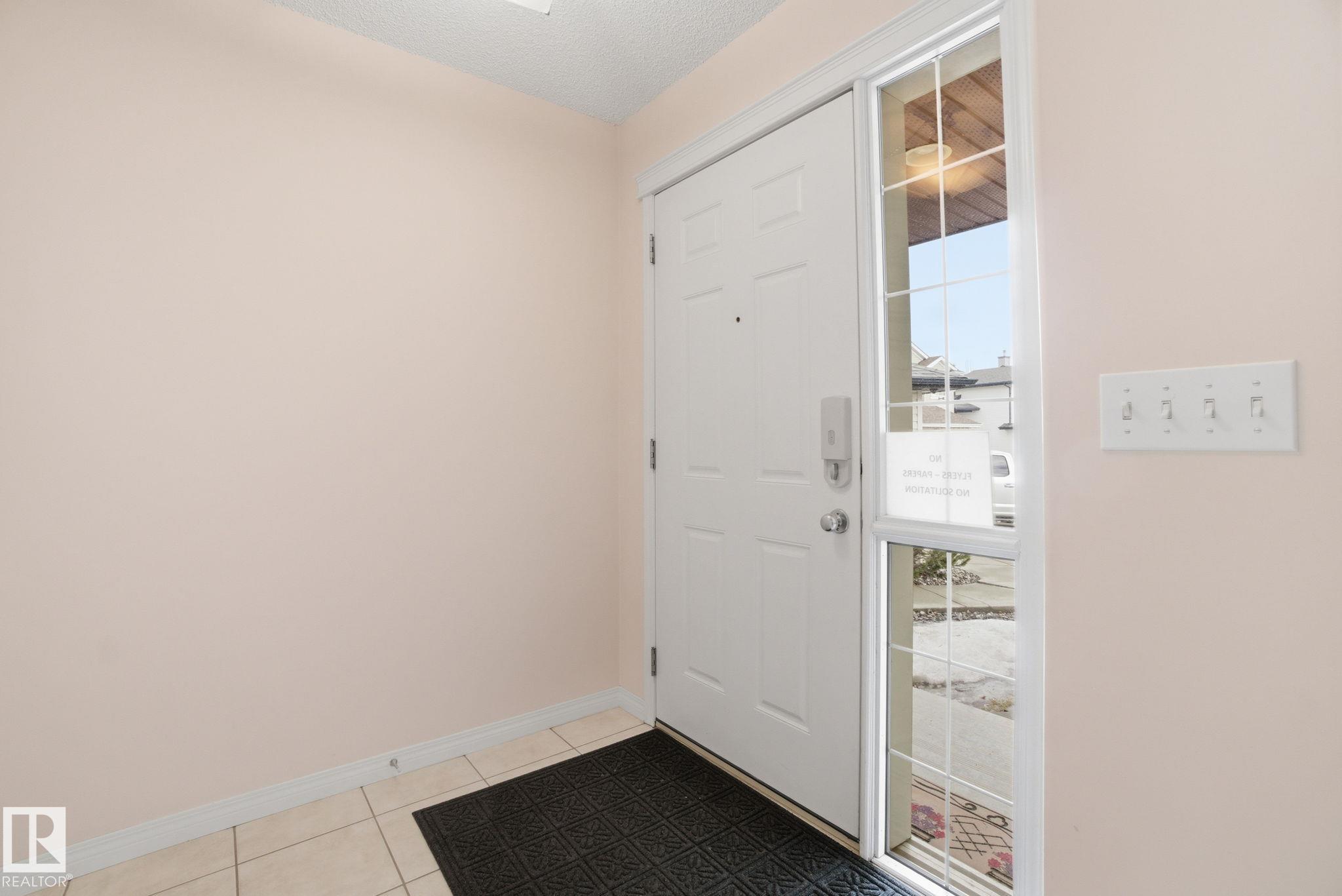 Photo 5 at 21039 92 Avenue NW, Suder Greens, Edmonton