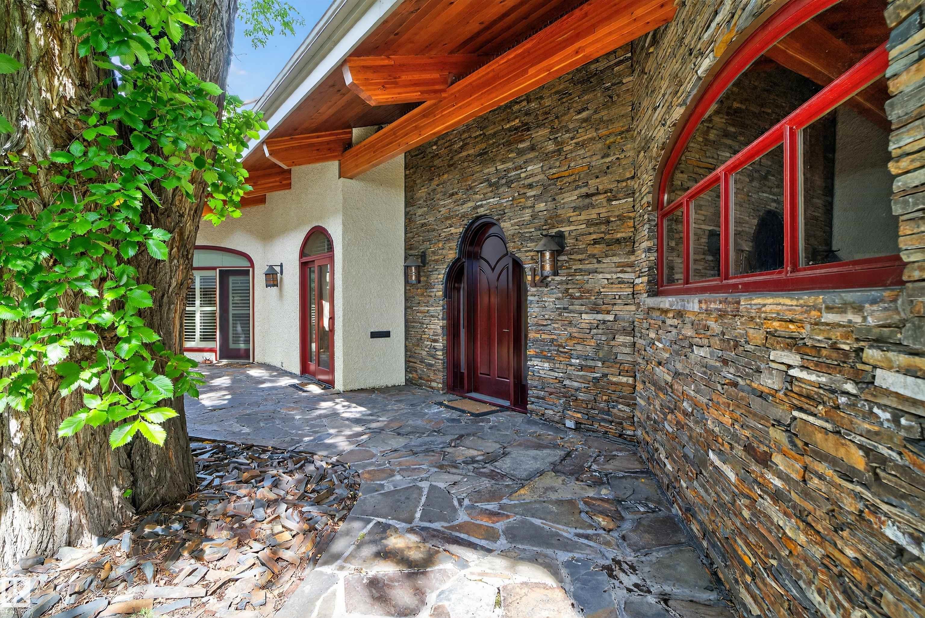 Photo 7 at 12 Wellington Crescent NW, Glenora, Edmonton