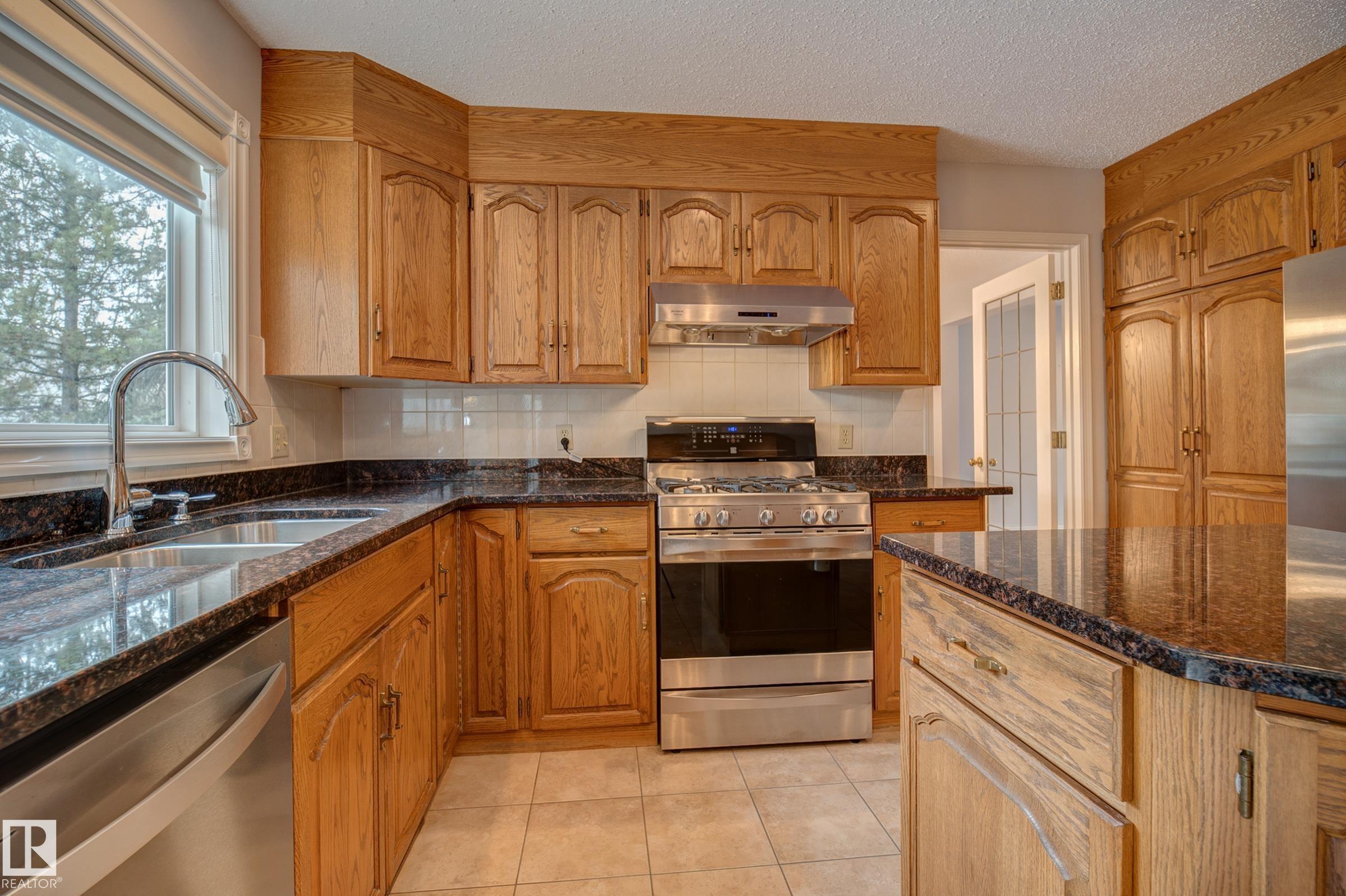 Photo 13 at 237 Bulyea Road NW, Bulyea Heights, Edmonton