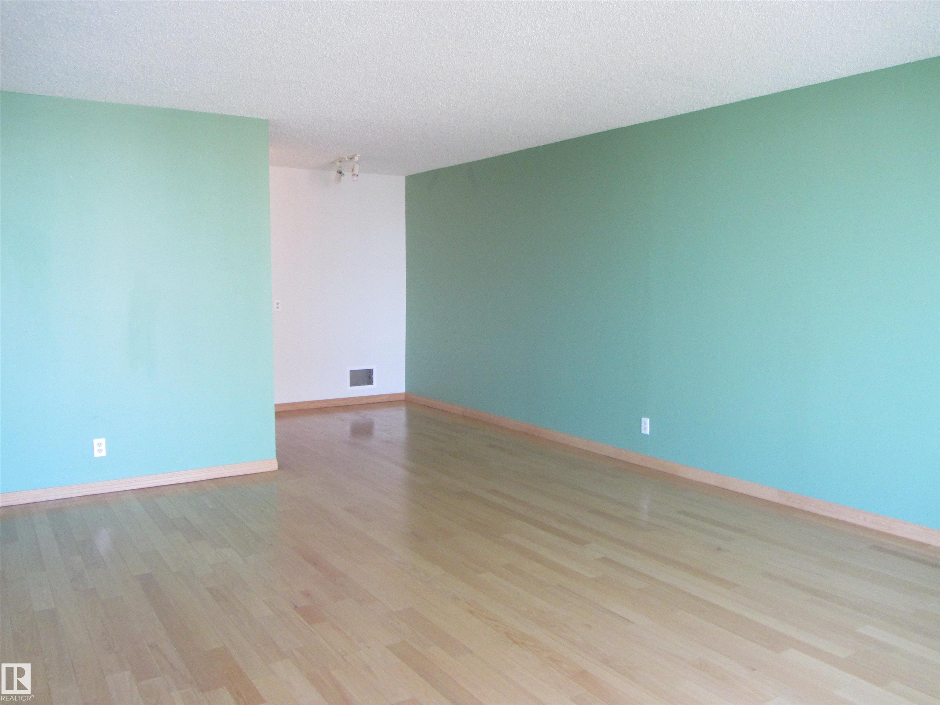 Photo 13 at 1007 - 11307 99 Avenue NW, Wîhkwêntôwin, Edmonton