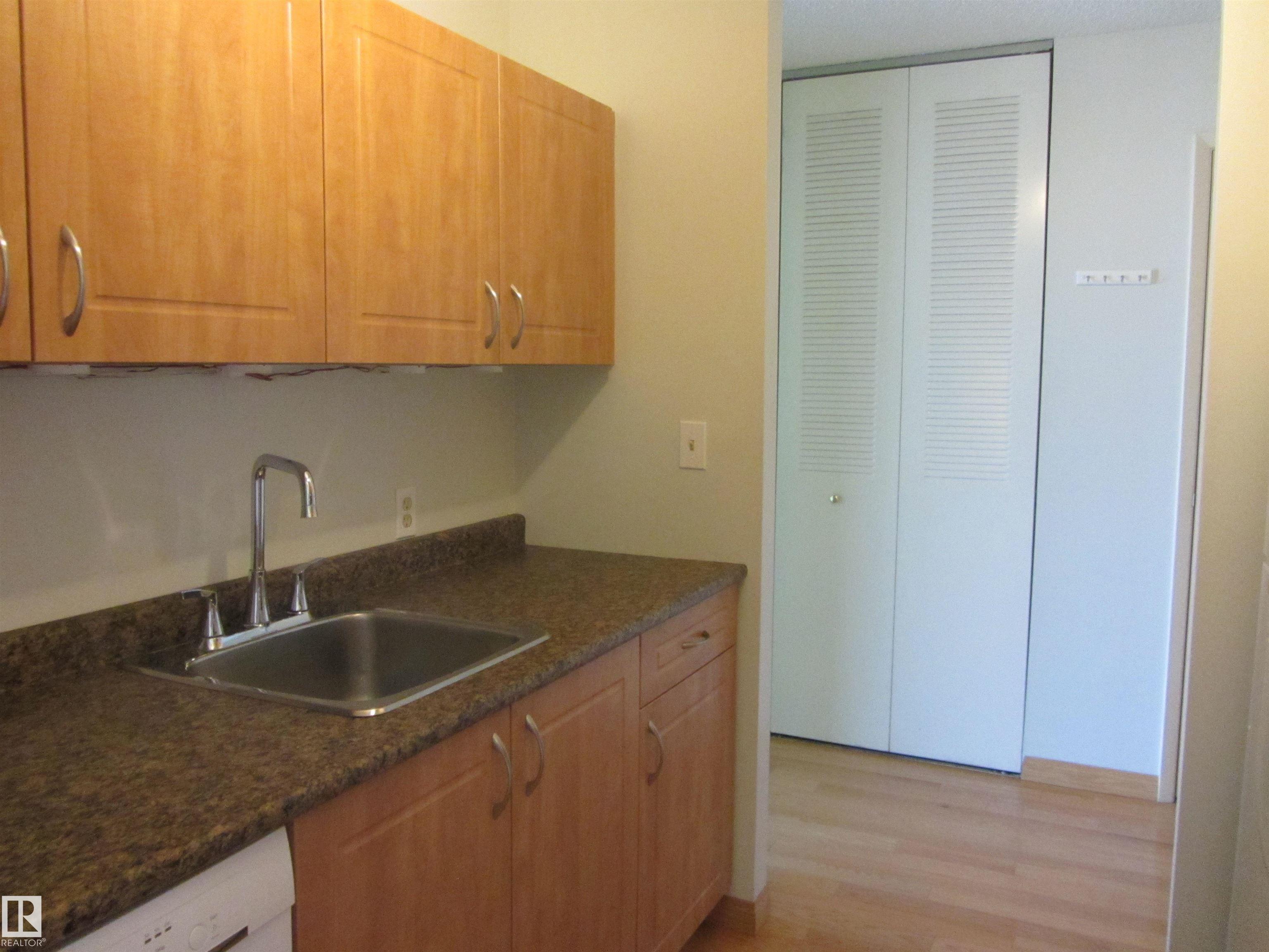 Photo 15 at 1007 - 11307 99 Avenue NW, Wîhkwêntôwin, Edmonton