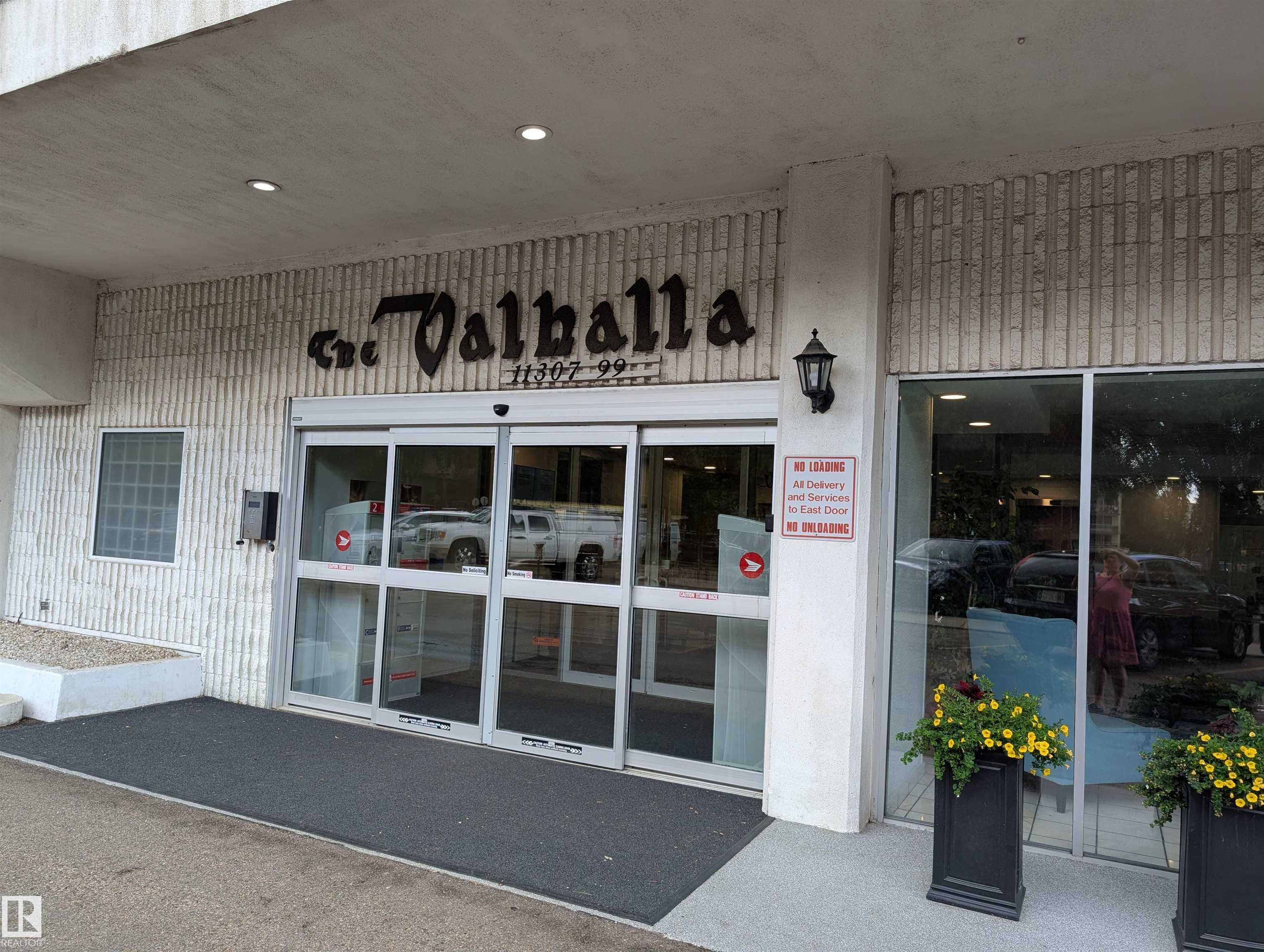 Photo 5 at 1007 - 11307 99 Avenue NW, Wîhkwêntôwin, Edmonton