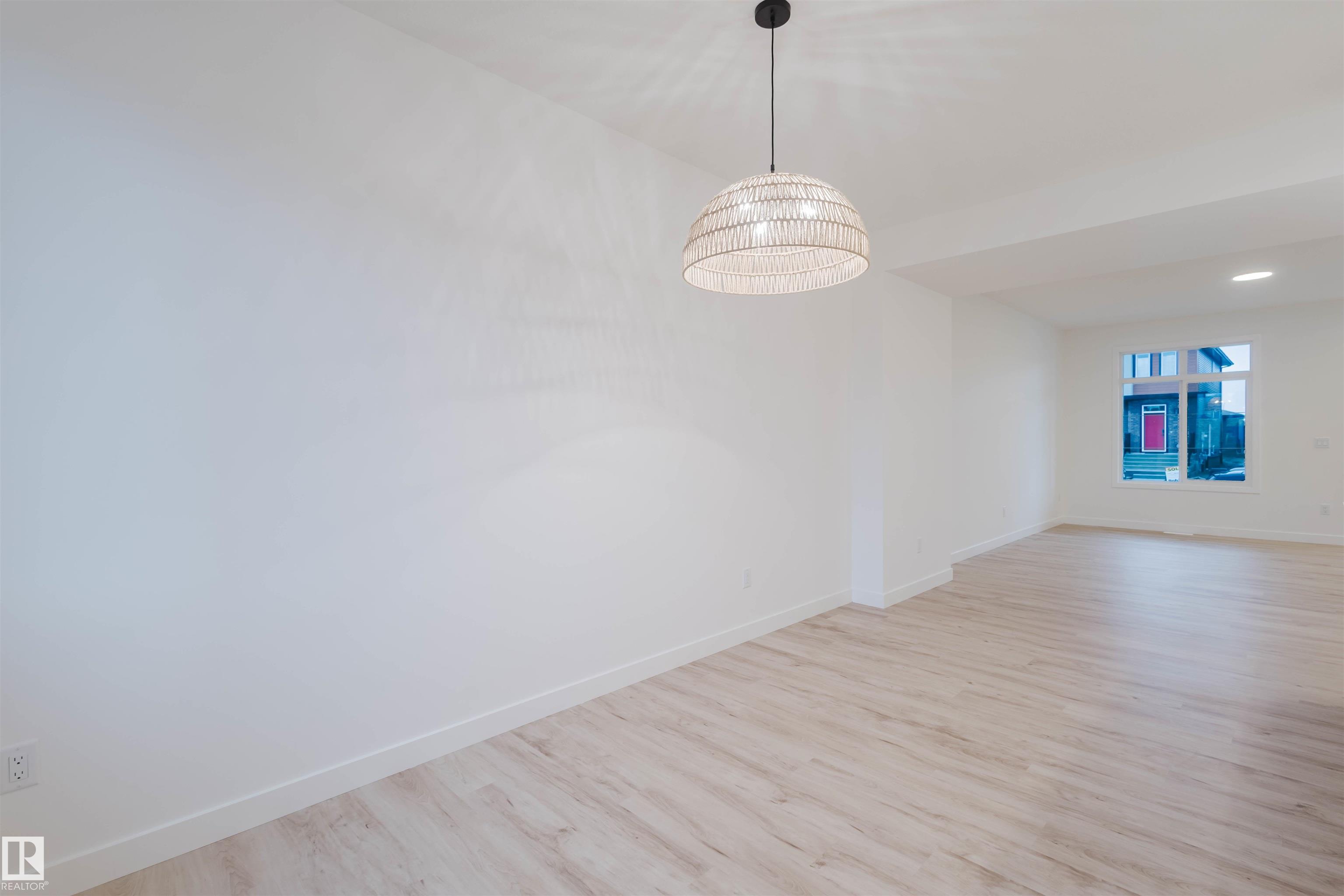 Photo 13 at 2108 Crossbill Lane NW, Kinglet Gardens, Edmonton