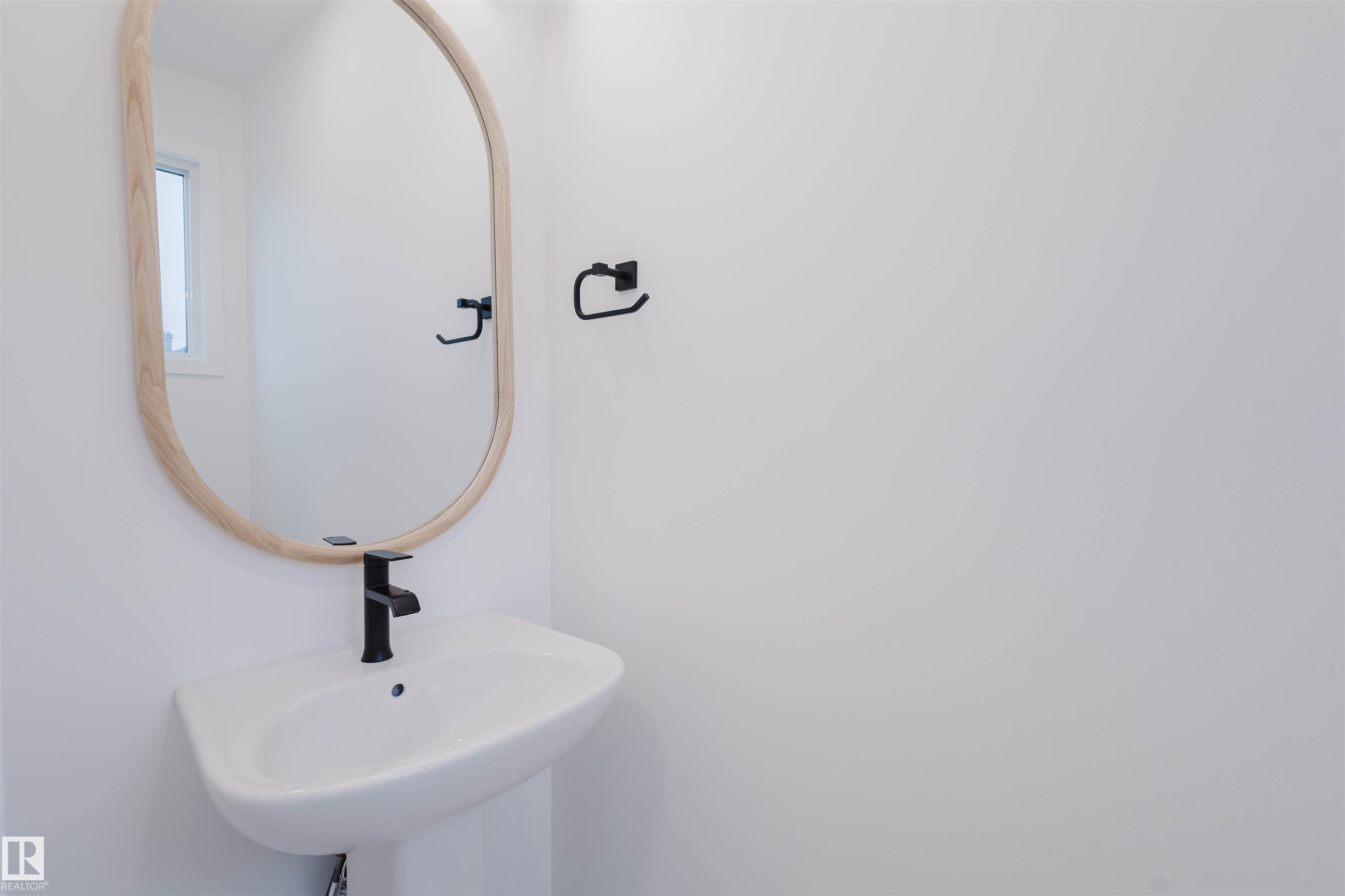 Photo 20 at 2108 Crossbill Lane NW, Kinglet Gardens, Edmonton