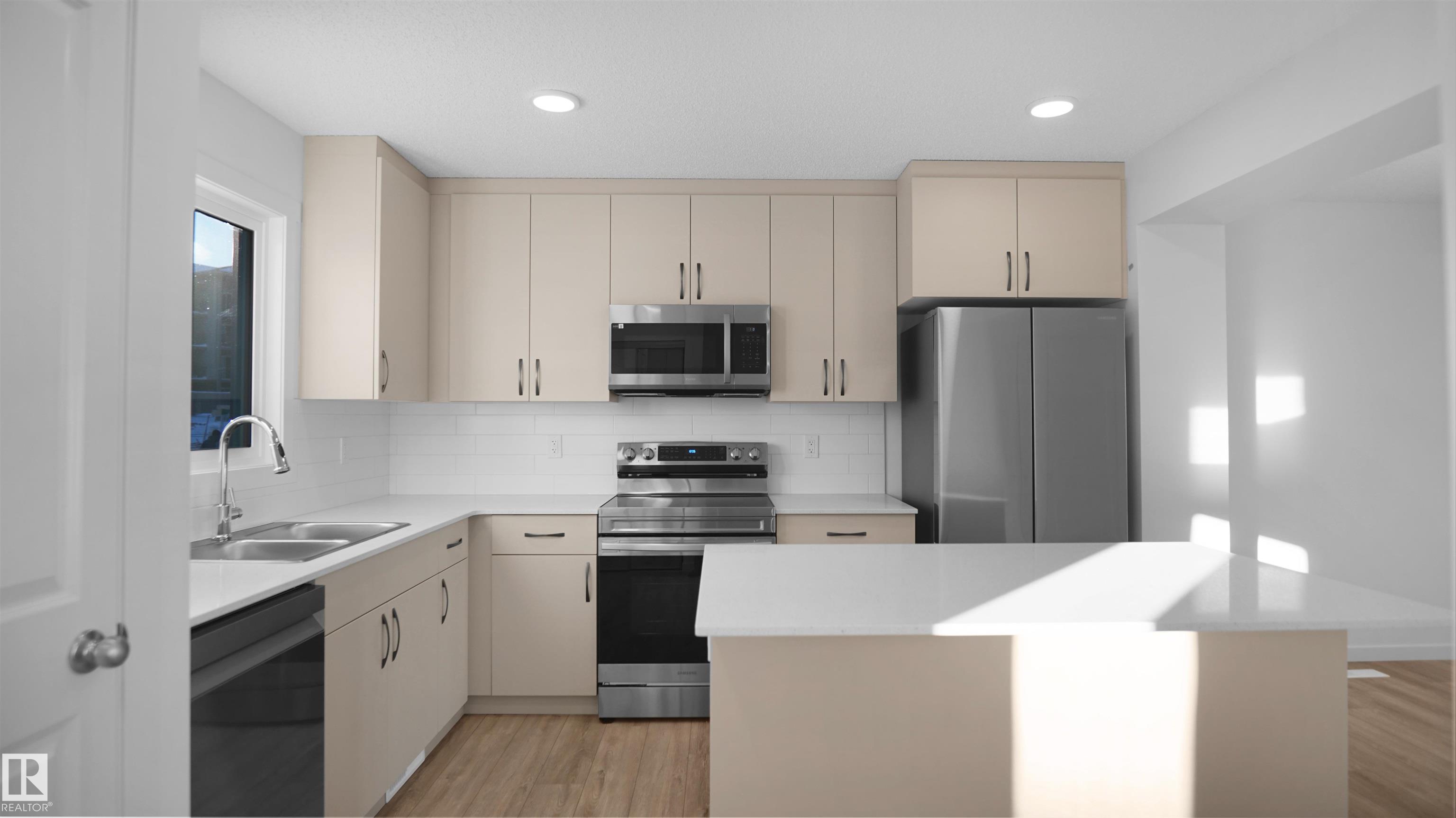 Photo 9 at 86 - 3705 141 Street SW, Desrochers Area, Edmonton