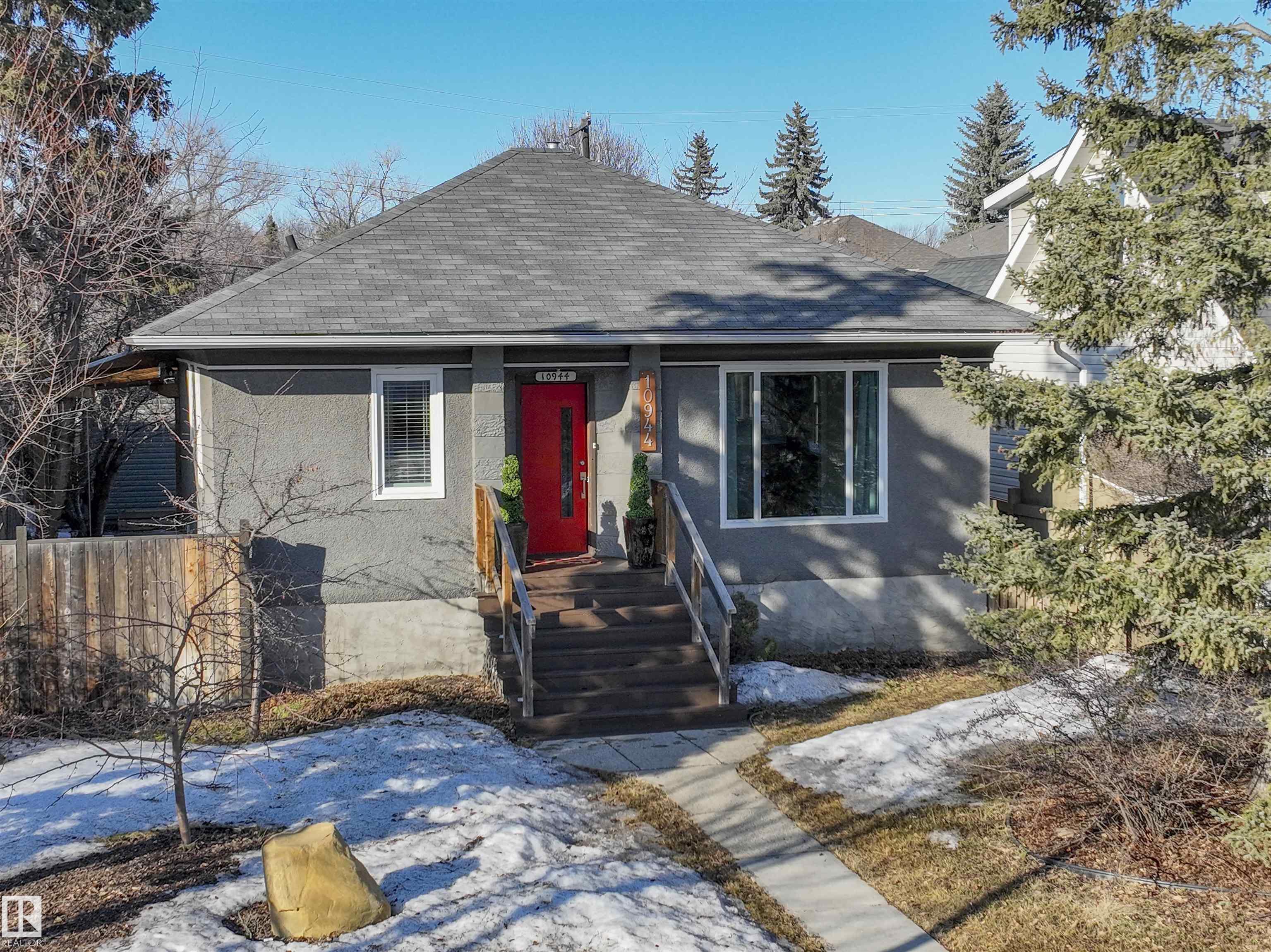 Photo 2 at 10944 71 Avenue NW, Parkallen, Edmonton