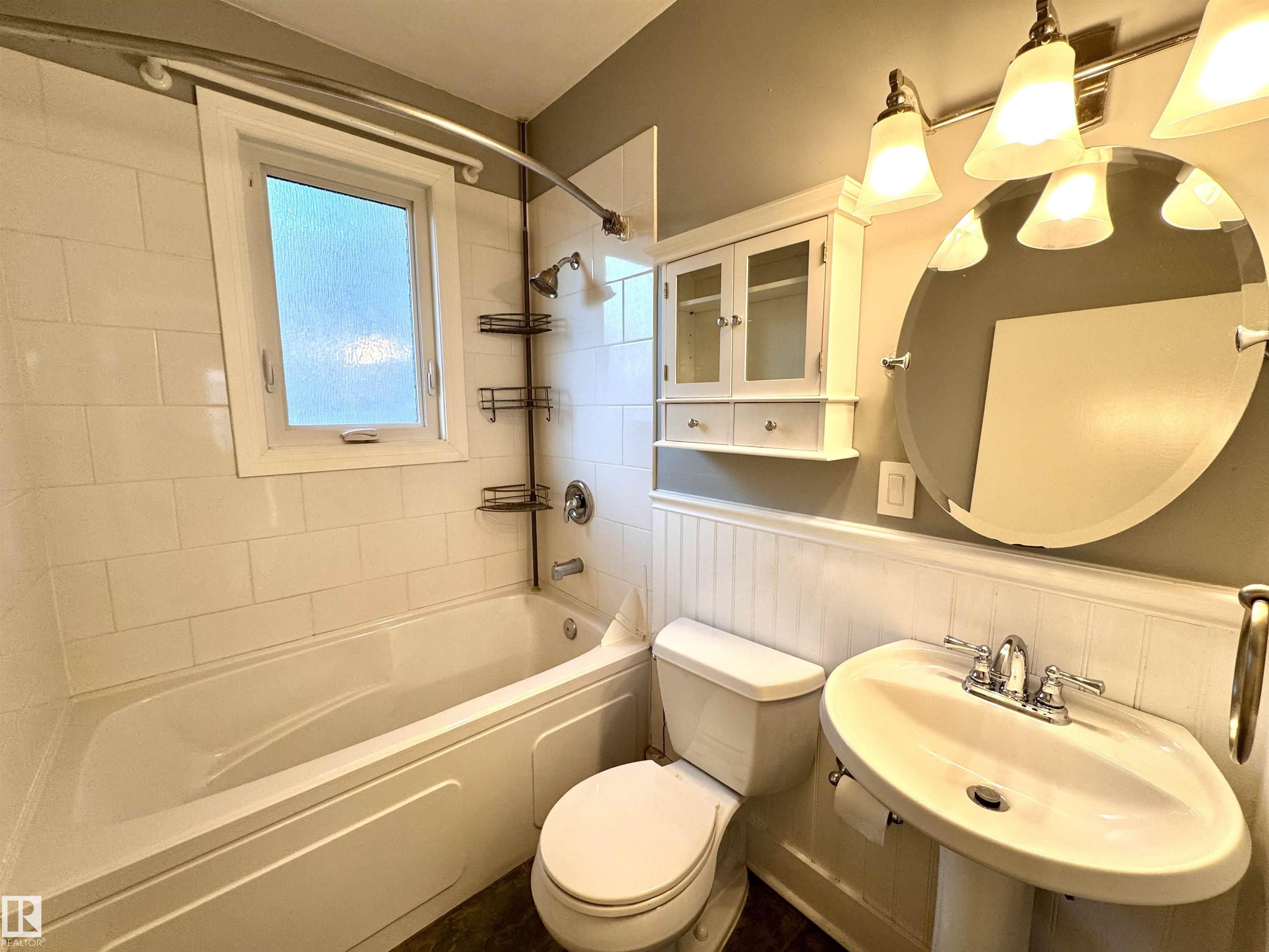 Photo 17 at 10944 71 Avenue NW, Parkallen, Edmonton